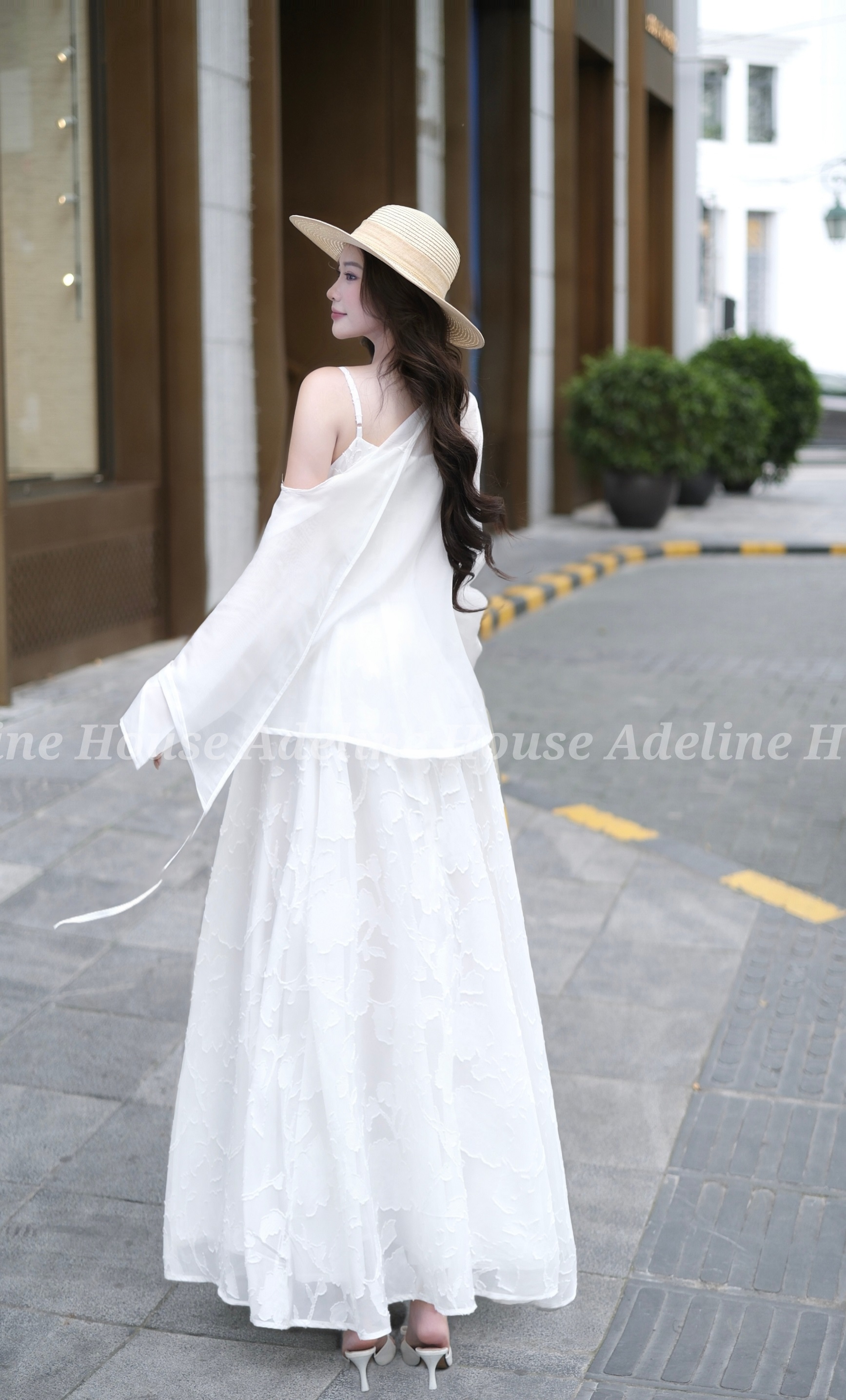 Adeline House - Lovely floral maxi dress - TK99 White Embroidery