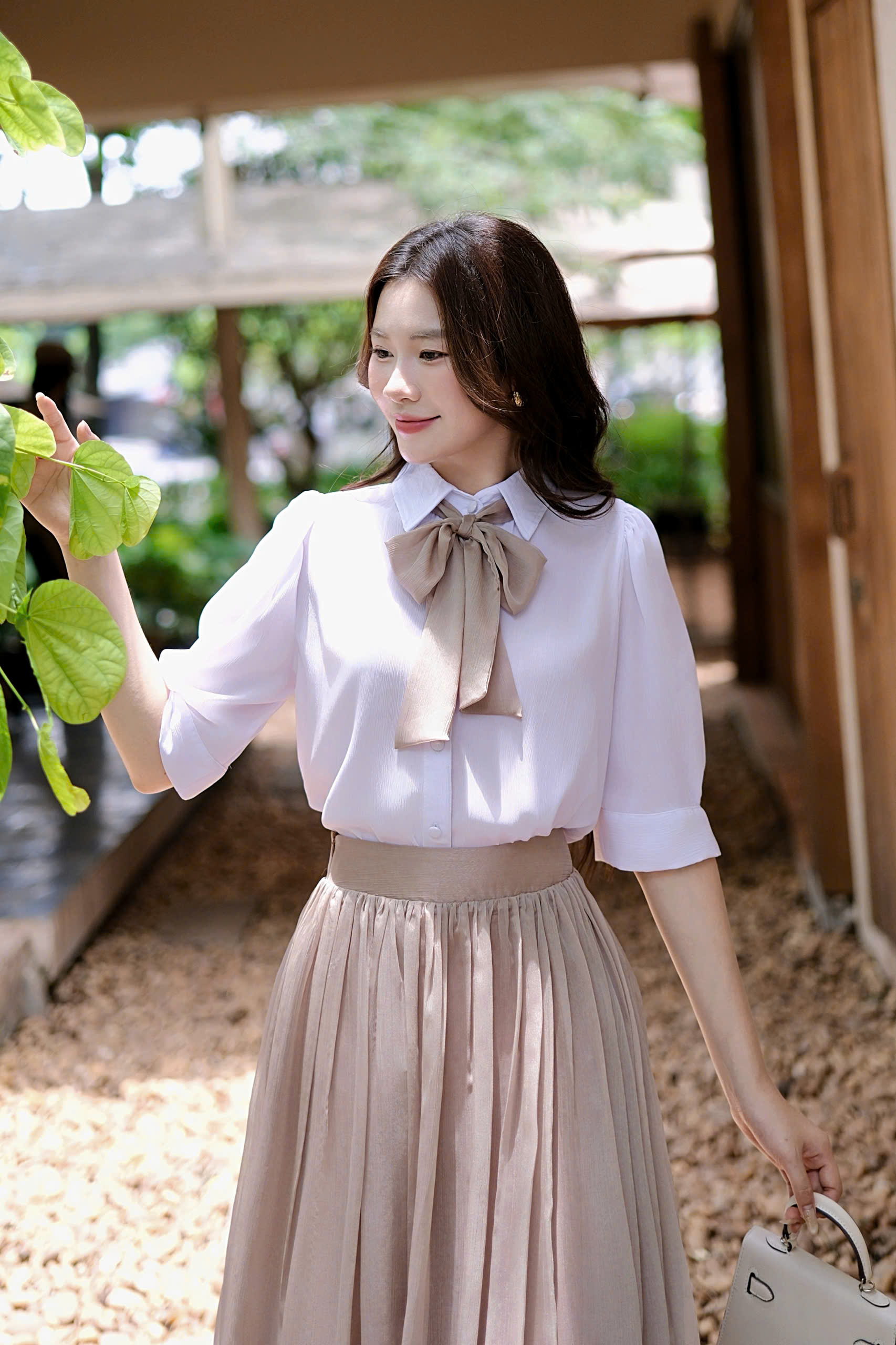 ADELINE HOUSE- Set Tiểu Thư Áo Sơ Mi Nơ Cổ Chân Váy Midi Xếp Ly- TK28.1 NÂU SIZE XS S M L XL 2XL 3XL 4XL