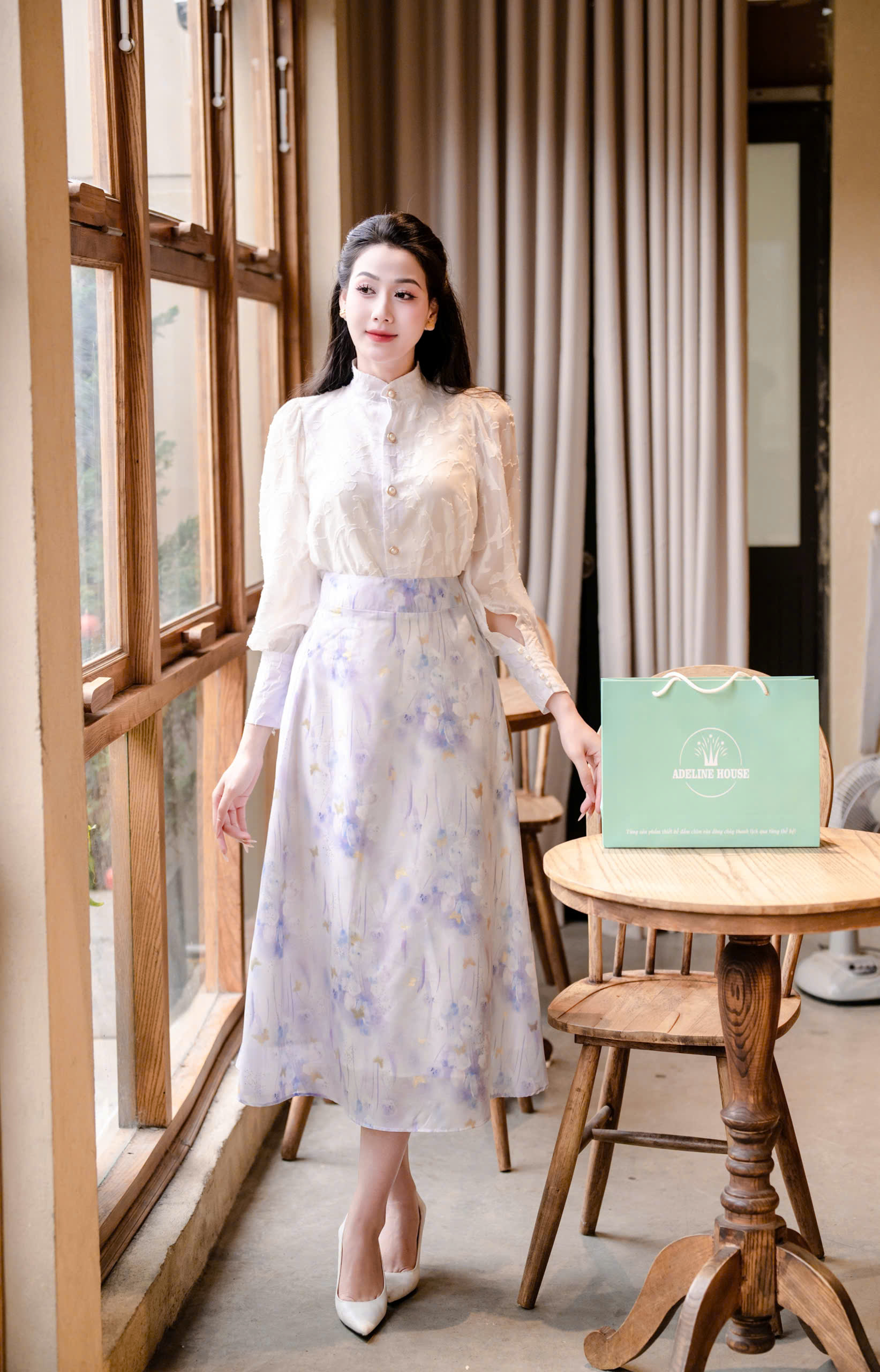 ADELINE HOUSE- SET ÁO SƠ MI TRẮNG + CHÂN VÁY HOA NHẸ NHÀNG- TK162.2 + TK157.4