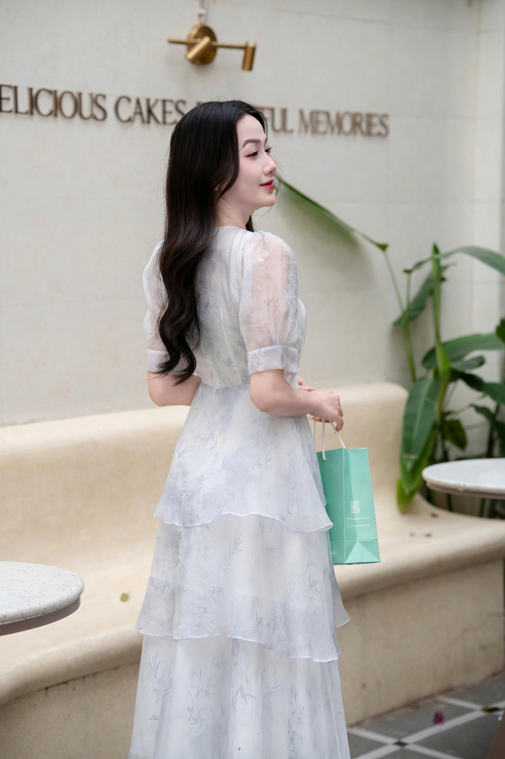 ADELINE HOUSE - VÁY HOA CỔ CHỮ V THANH LỊCH – NHẸ NHÀNG TK114.2