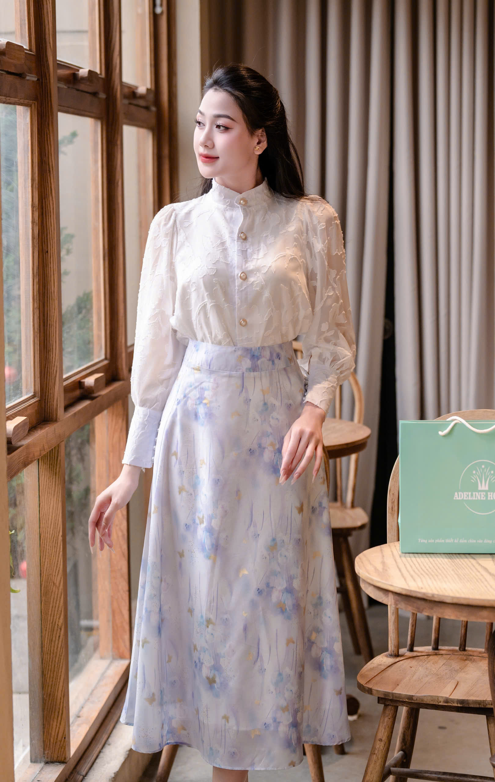 ADELINE HOUSE- SET ÁO SƠ MI TRẮNG + CHÂN VÁY HOA NHẸ NHÀNG- TK162.2 + TK157.4