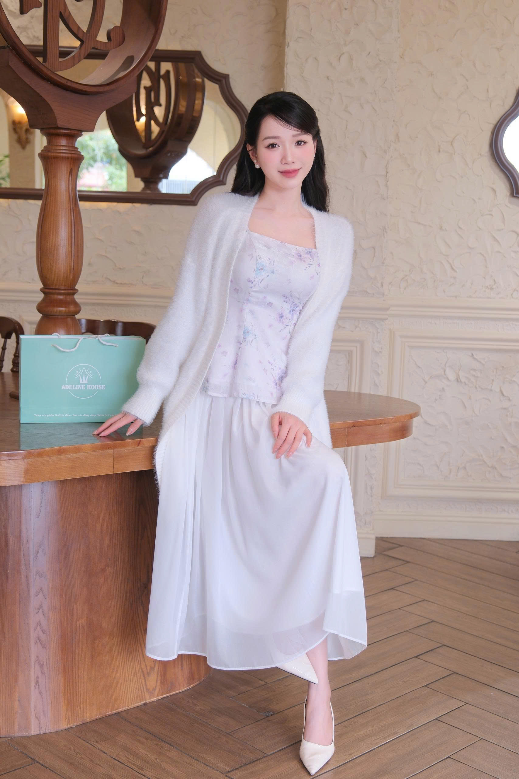 ADELINE HOUSE- ÁO KHOÁC LEN TRẮNG DÀI TK143