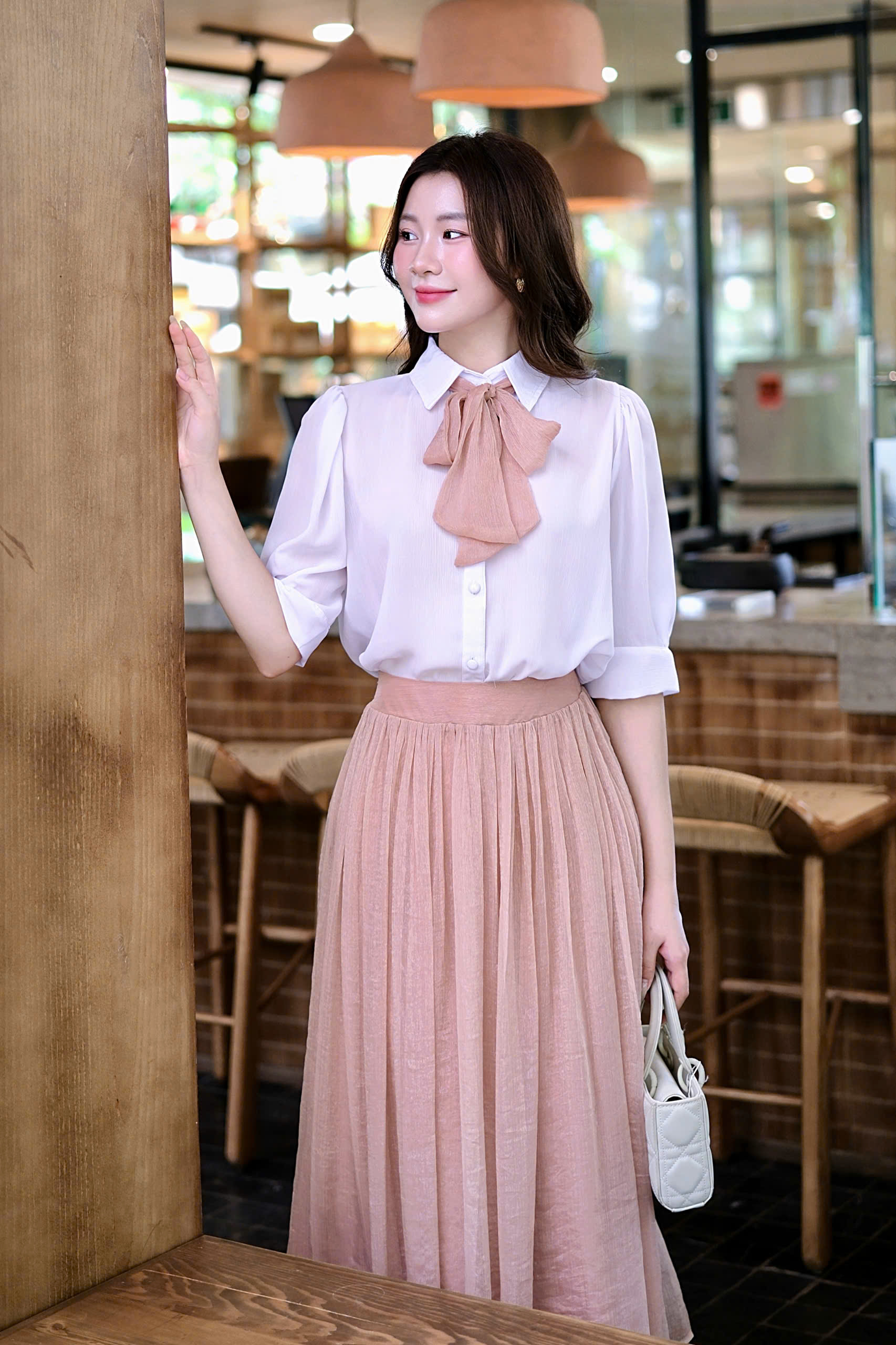 ADELINE HOUSE- Set Tiểu Thư Áo Sơ Mi Nơ Cổ Chân Váy Midi Xếp Ly- TK28.2 NÂU HỒNG