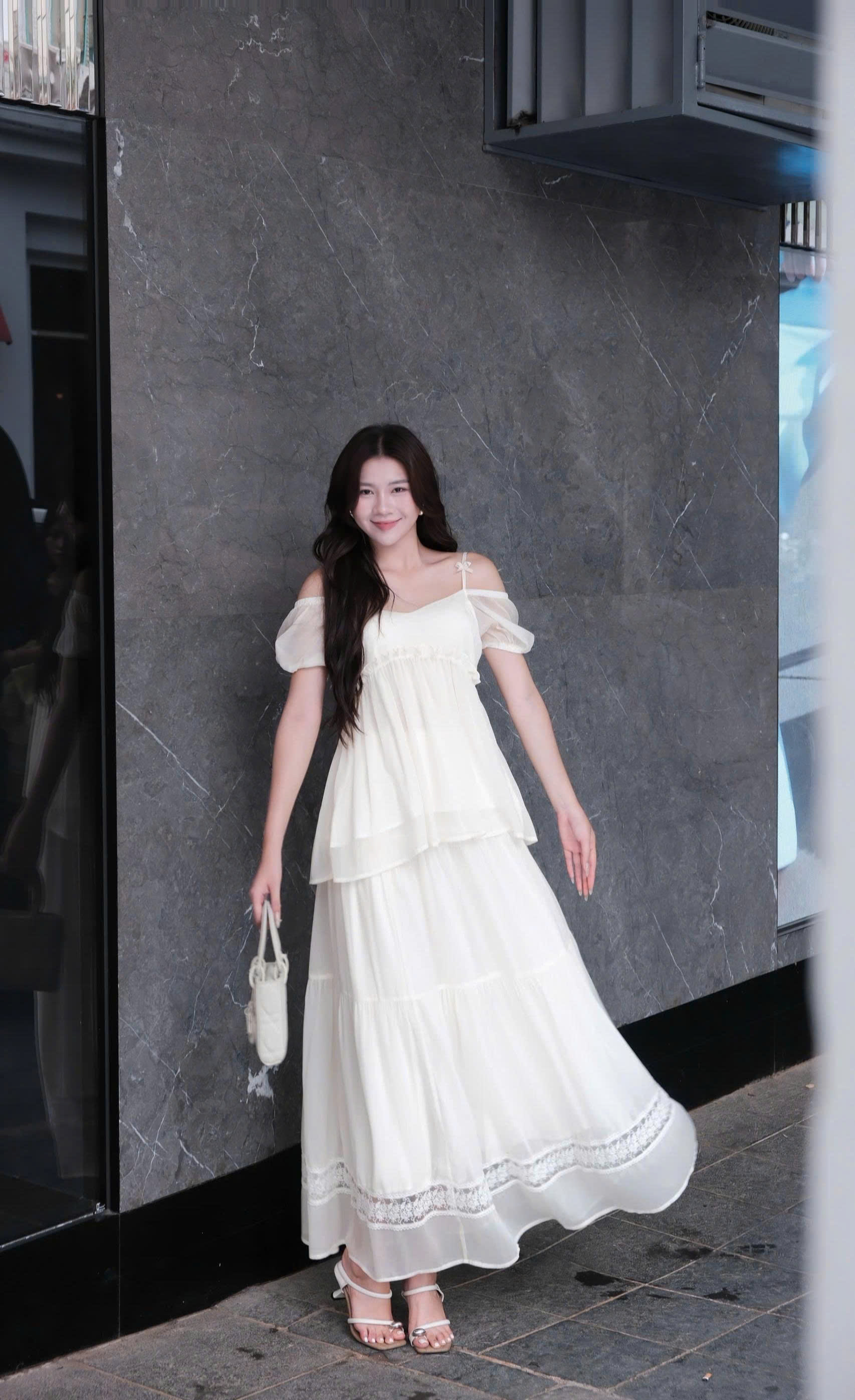 ADELINE HOUSE- Đầm Maxi Voan Màu Be Trễ Vai 2 Dây – Váy Dài Tầng Bồng Bềnh Nữ Tính Phong Cách Vintage Đi Biển, Du Lịch- TK79.3