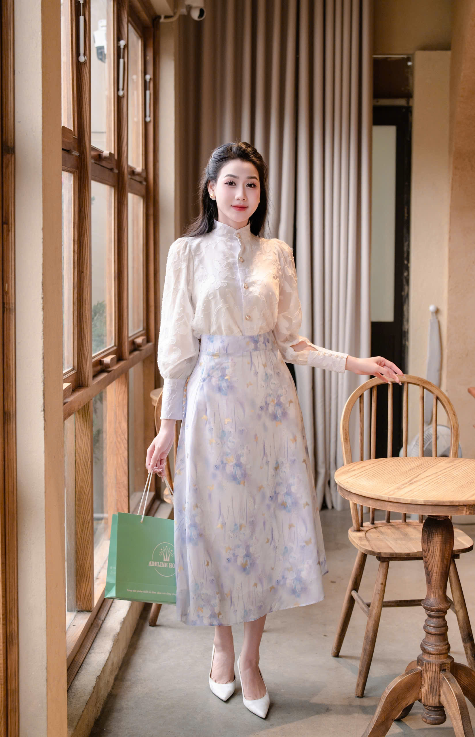 ADELINE HOUSE- SET ÁO SƠ MI TRẮNG + CHÂN VÁY HOA NHẸ NHÀNG- TK162.2 + TK157.4