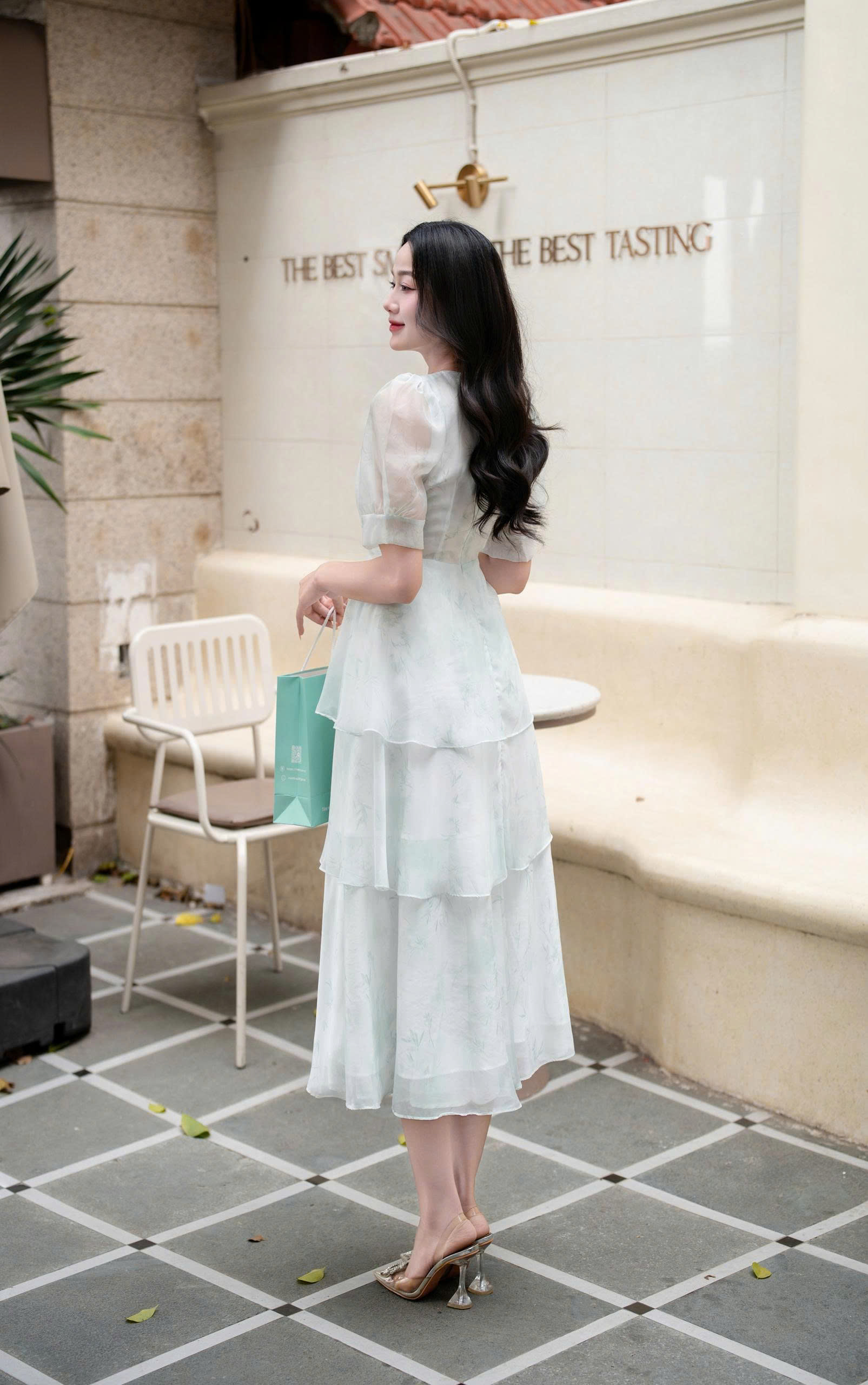 ADELINE HOUSE - VÁY HOA CỔ CHỮ V THANH LỊCH – NHẸ NHÀNG TK114.1