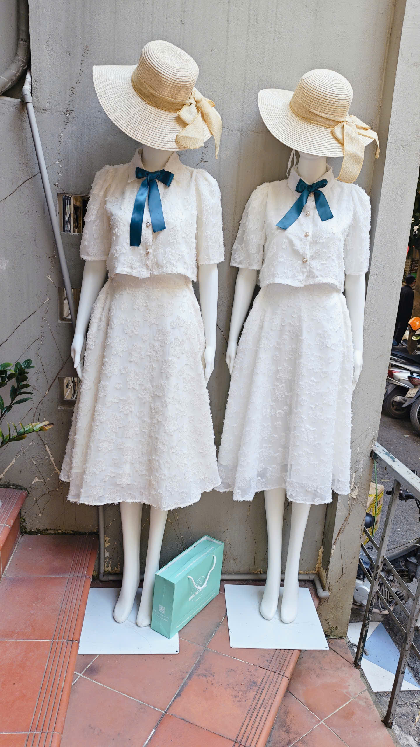 ADELINE HOUSE- Set Áo Croptop Tay Lỡ và Chân Váy Midi Xòe Hoa Nổi Pastel- TK26.2+TK26.3 Trắng+Be SIZE S M L XL 2XL 3XL 4XL