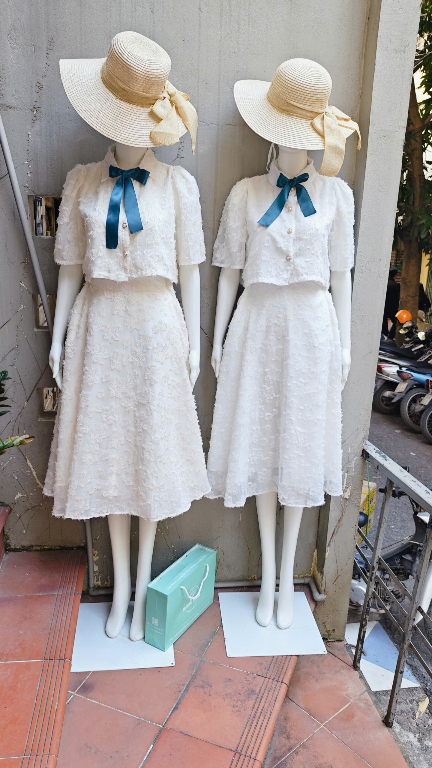 ADELINE HOUSE- Set Áo Croptop Tay Lỡ và Chân Váy Midi Xòe Hoa Nổi Pastel- TK26.2+TK26.3 Trắng+Be SIZE S M L XL 2XL 3XL 4XL