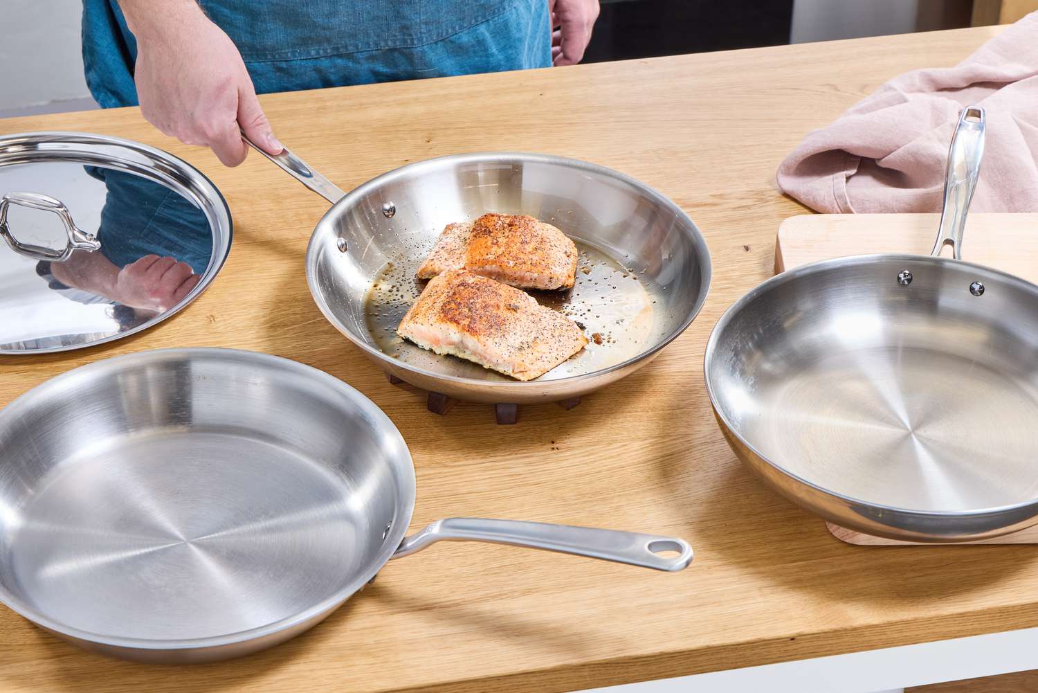 Việc tôi chảo inox có thực sự cần thiết?