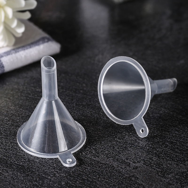 Phễu nhựa mini chiết mỹ phẩm