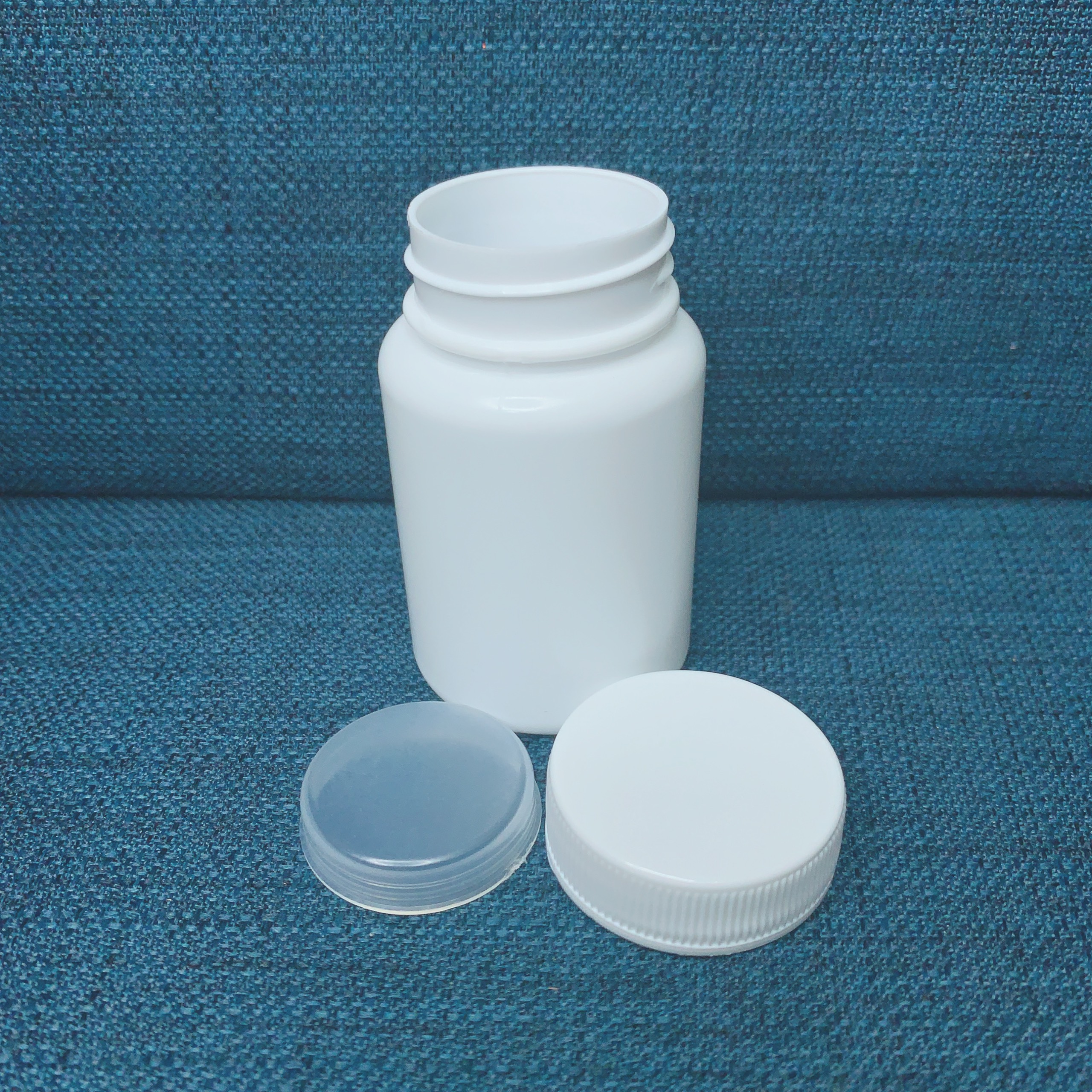 Hũ nhựa PP 60ml màu trắng sứ có nút chống tràn