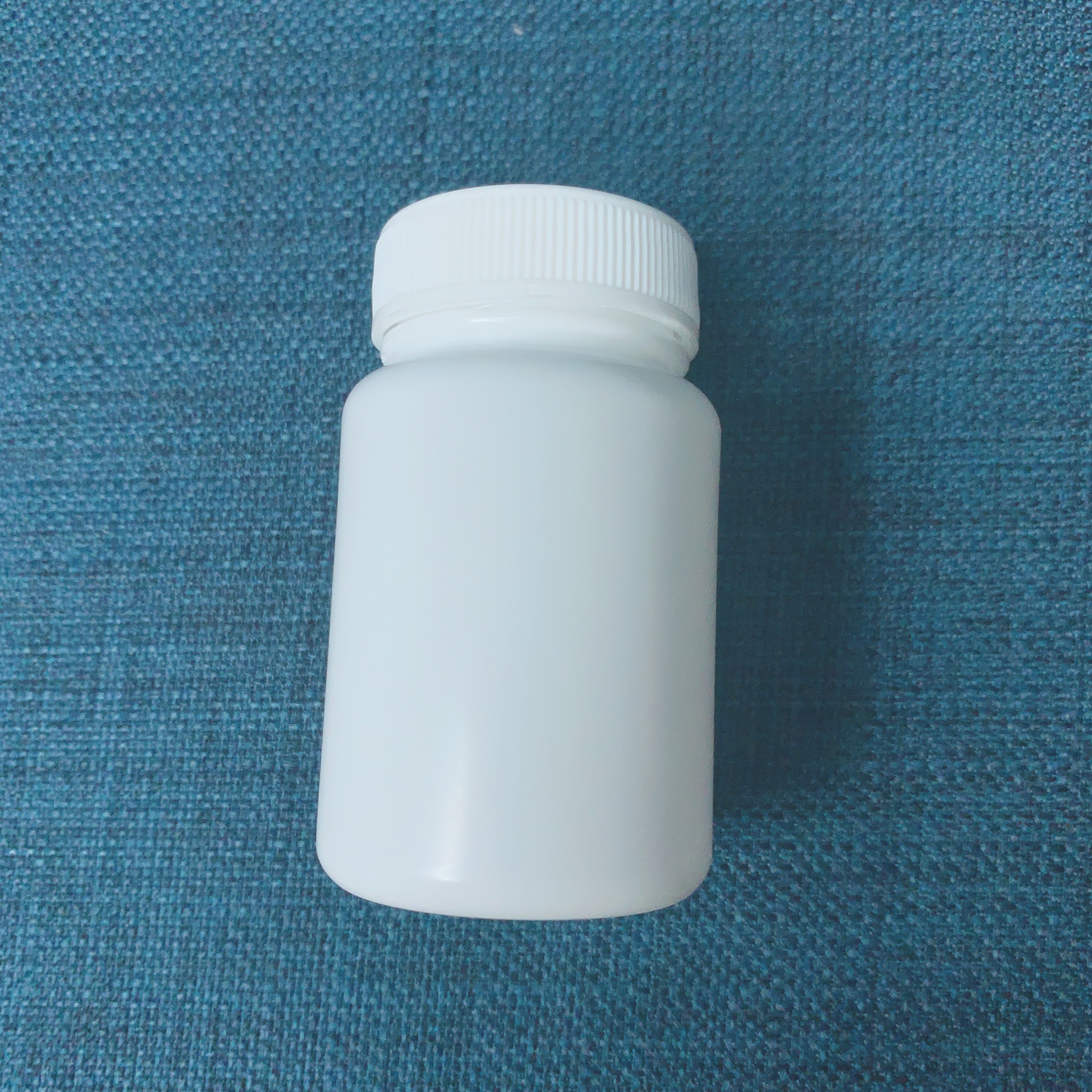 Hũ nhựa PP 60ml màu trắng sứ có nút chống tràn