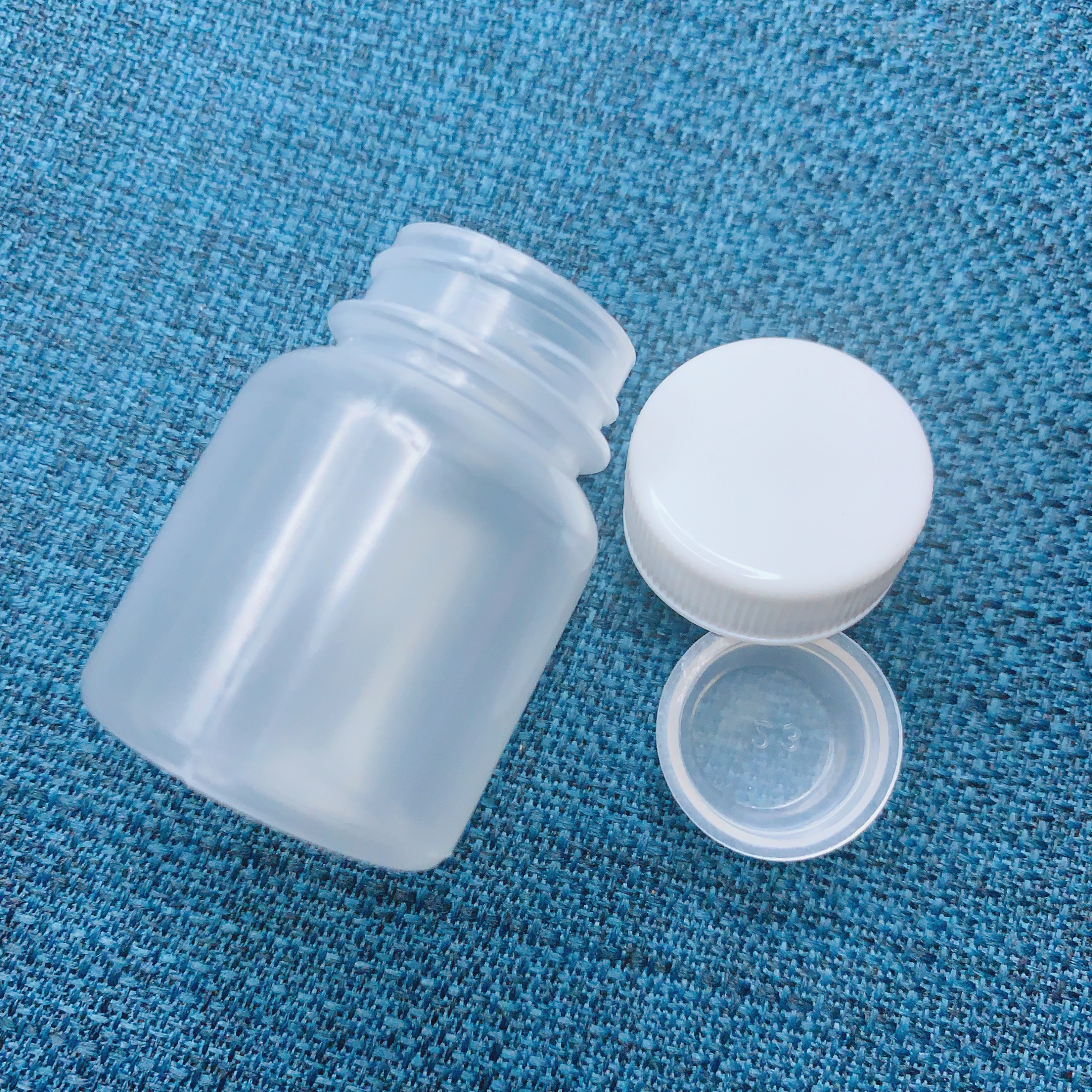 Hũ nhựa rỗng 15ml nhựa PP có nút chống tràn