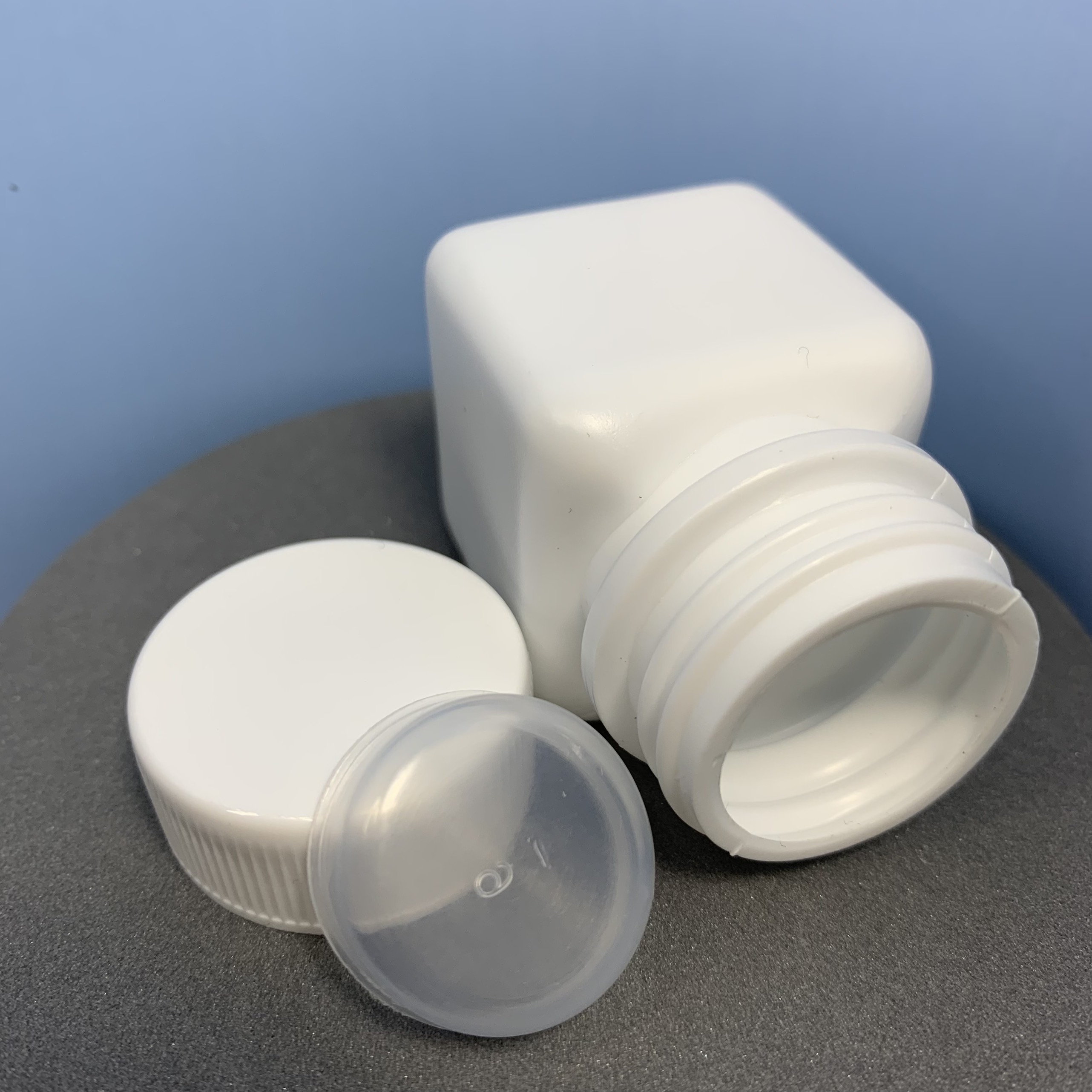 Hũ nhựa HDPE 25ml thân vuông