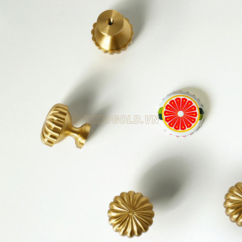 Núm Tủ Tròn Đồng Nguyên Chất BHG72 Eurogold