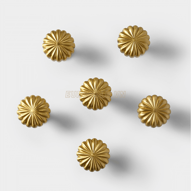 Núm Tủ Tròn Đồng Nguyên Chất BHG72 Eurogold
