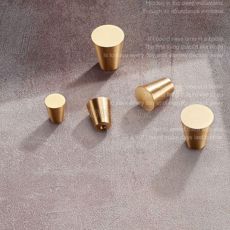 Núm Tủ Đồng Nguyên Chất BHG26 Eurogold