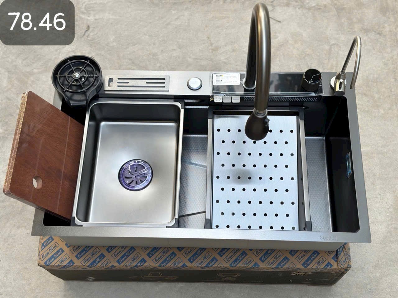 Chậu rửa bát nhiệt độ kèm vòi thác hiển thị nhiệt độ inox 304