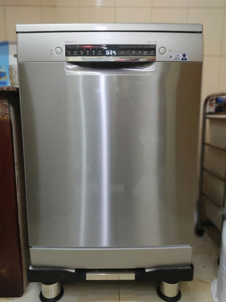 Máy rửa bát Bosch SMS4ECI14E Seri 4, Tự động hé cửa