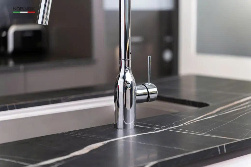 VÒI RỬA BÁT DÂY RÚT NOBINOX AQUA NX660N