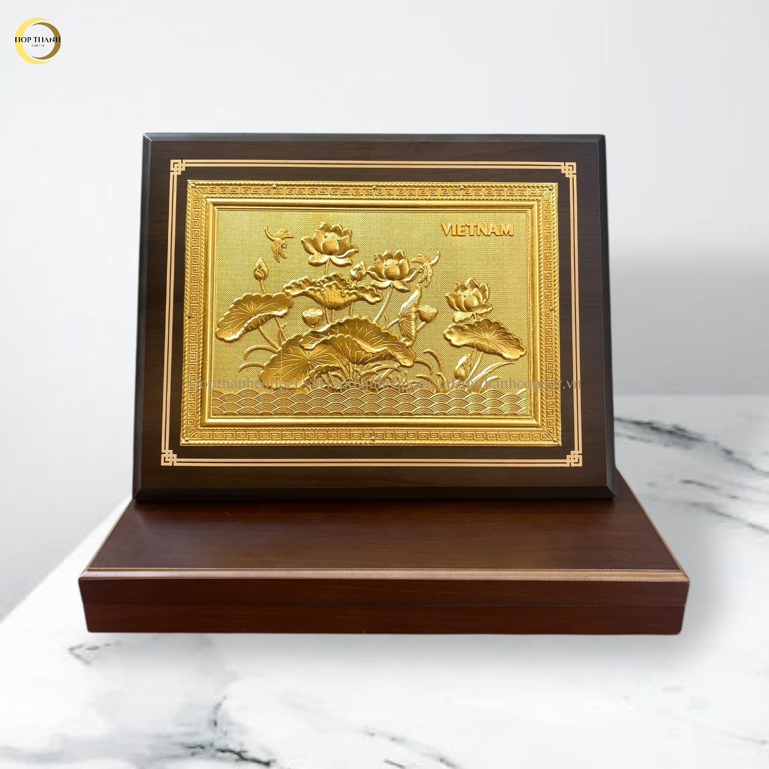 TRANH HOA SEN BẰNG ĐỒNG DÁT VÀNG - KÍCH THƯỚC 26X34CM