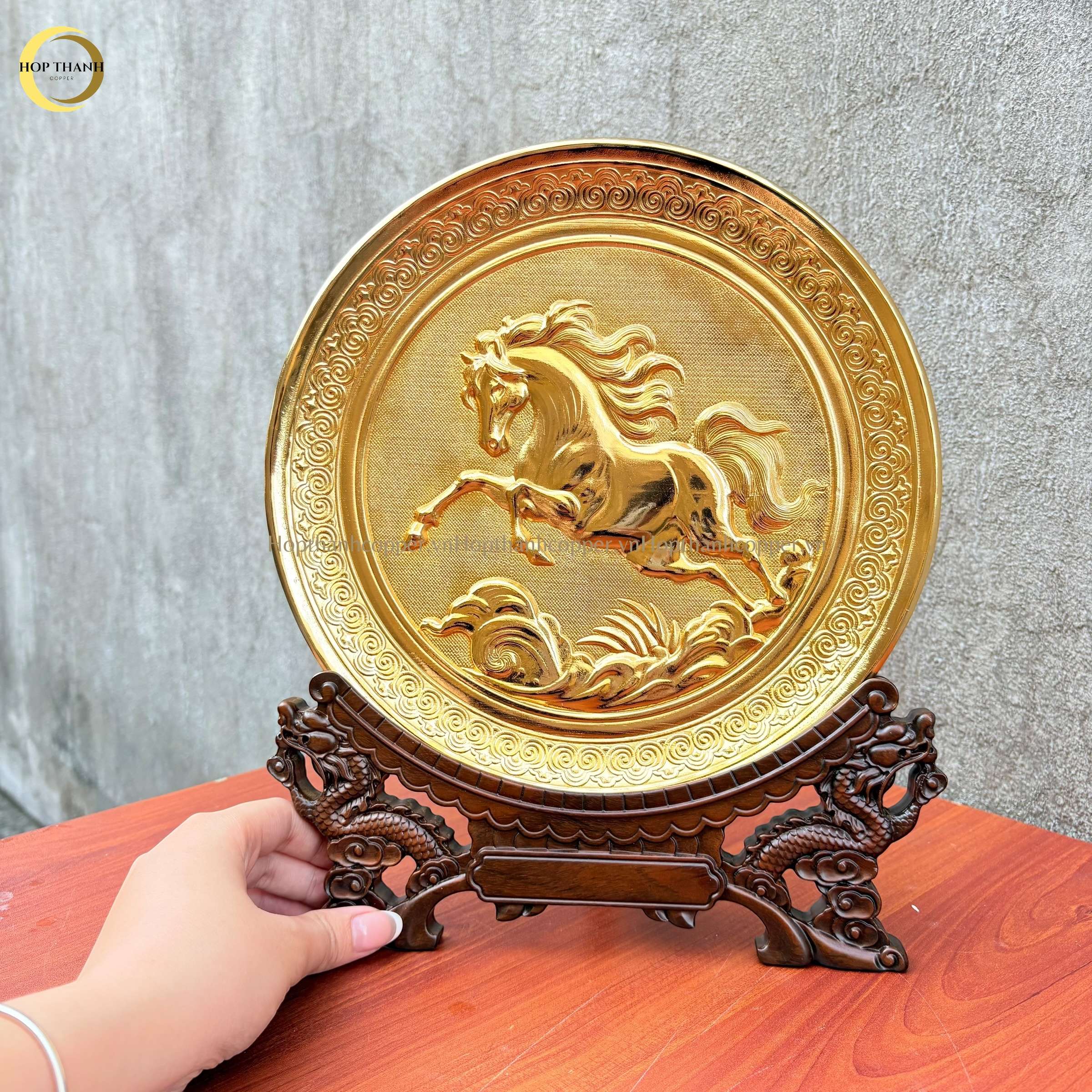 TRANH ĐĨA ĐỒNG MÃ ĐÁO THÀNH CÔNG MẠ VÀNG 24K - ĐK 25CM