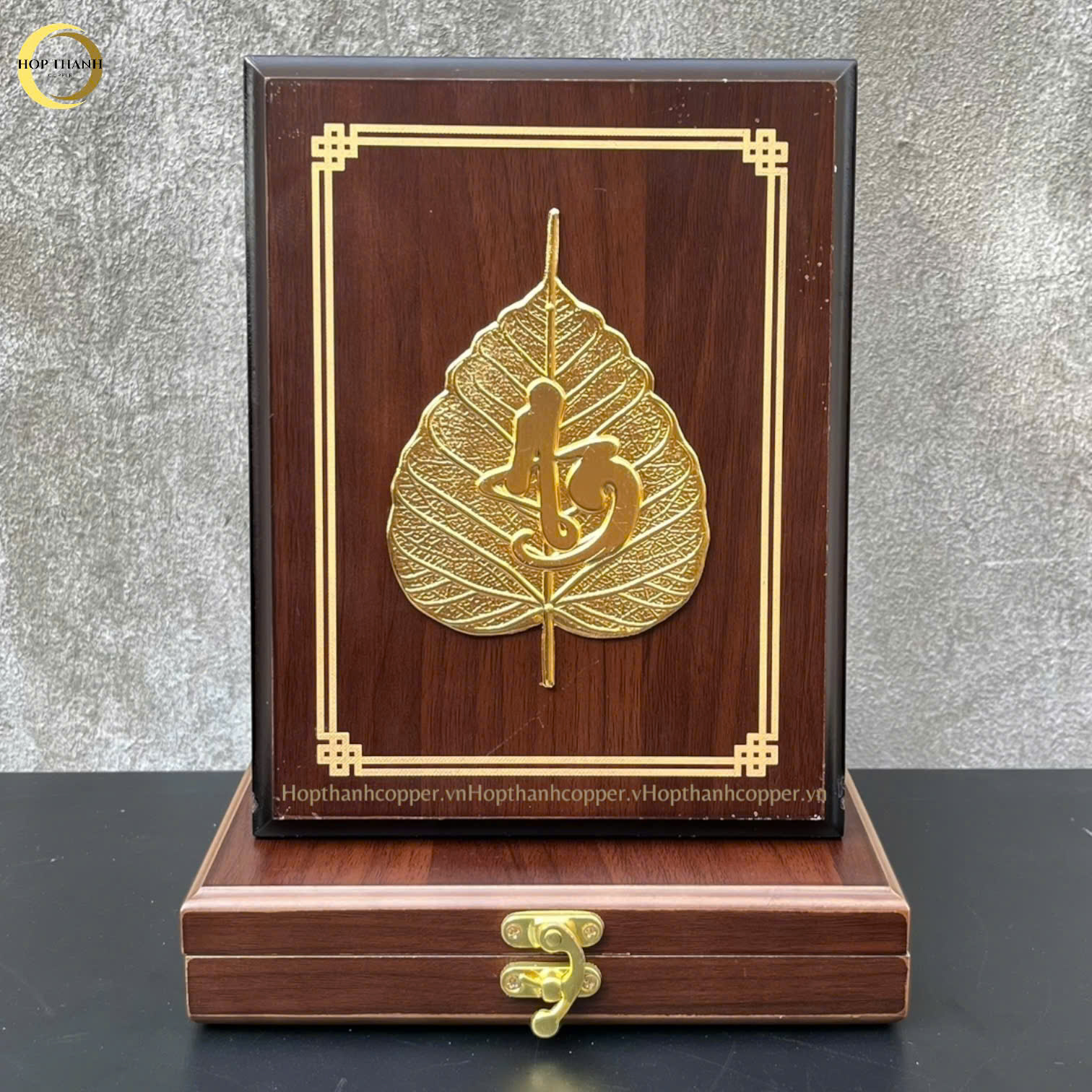 TRANH LÁ BỒ ĐỀ CHỮ AN BẰNG ĐỒNG MẠ VÀNG 24K - QUÀ TẶNG ĐỂ BÀN (KÍCH THƯỚC 20X25CM)