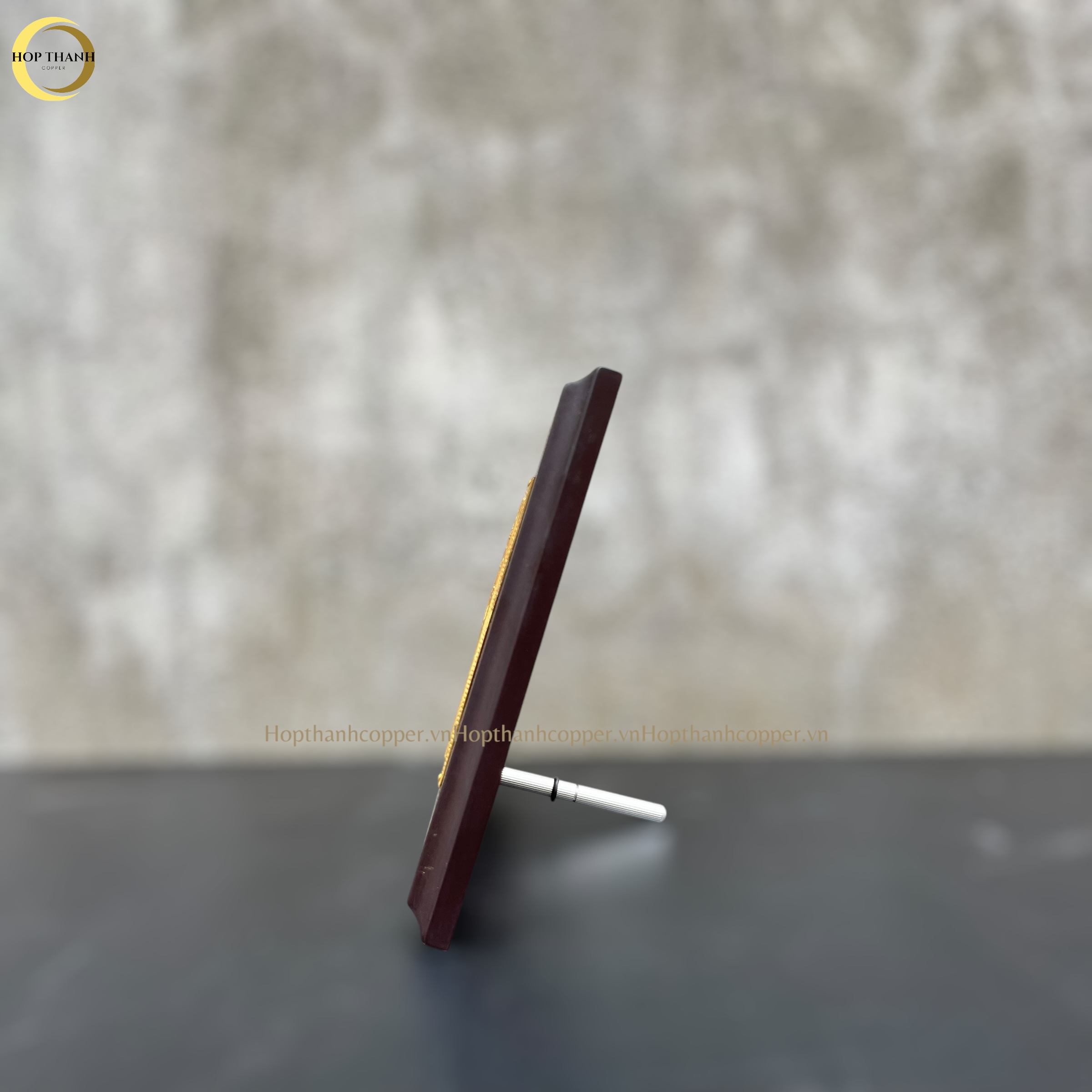 TRANH CHỢ BẾN THÀNH BẰNG ĐỒNG ĐỎ GIẢ CỔ - TRANH QUÀ TẶNG ĐỂ BÀN (KÍCH THƯỚC 22X17CM )