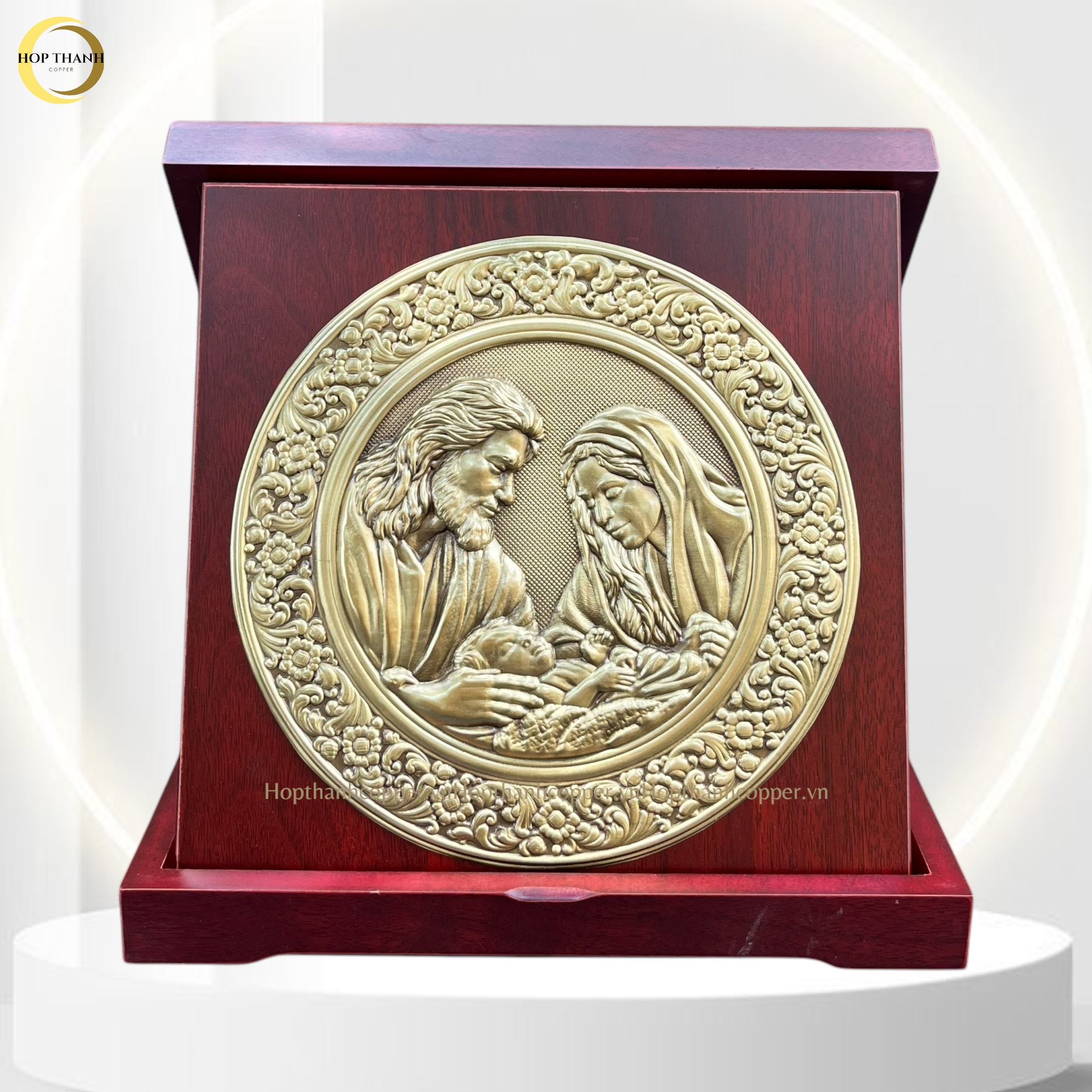 TRANH HỘP QUÀ TẶNG CÔNG GIÁO "THÁNH GIA THẤT " BẰNG ĐỒNG VÀNG - TRANH ĐỂ BÀN (KÍCH THƯỚC 23X23CM)