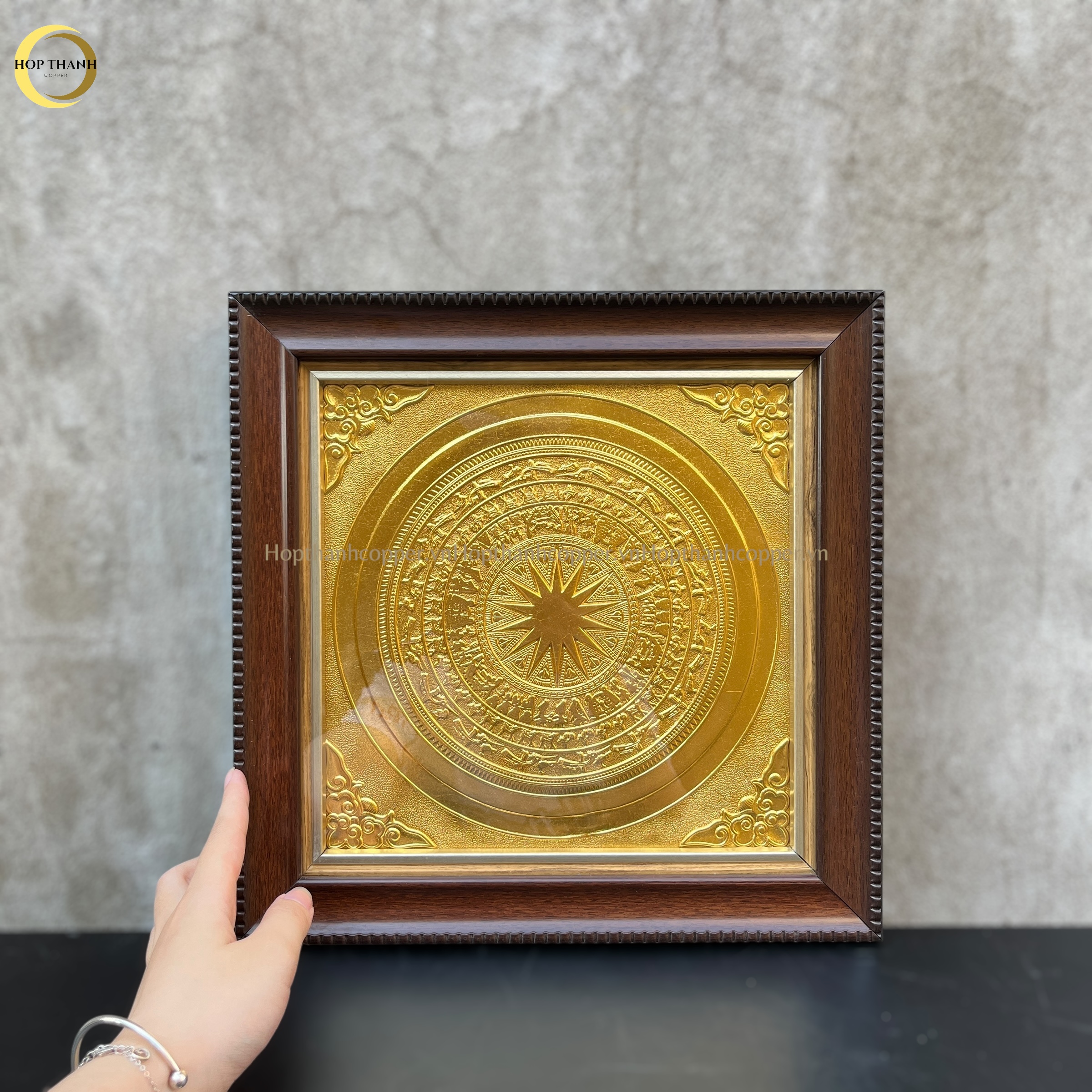 TRANH MẶT TRỐNG ĐỒNG BẰNG ĐỒNG MẠ VÀNG 24K - KÍCH THƯỚC 33X33CM