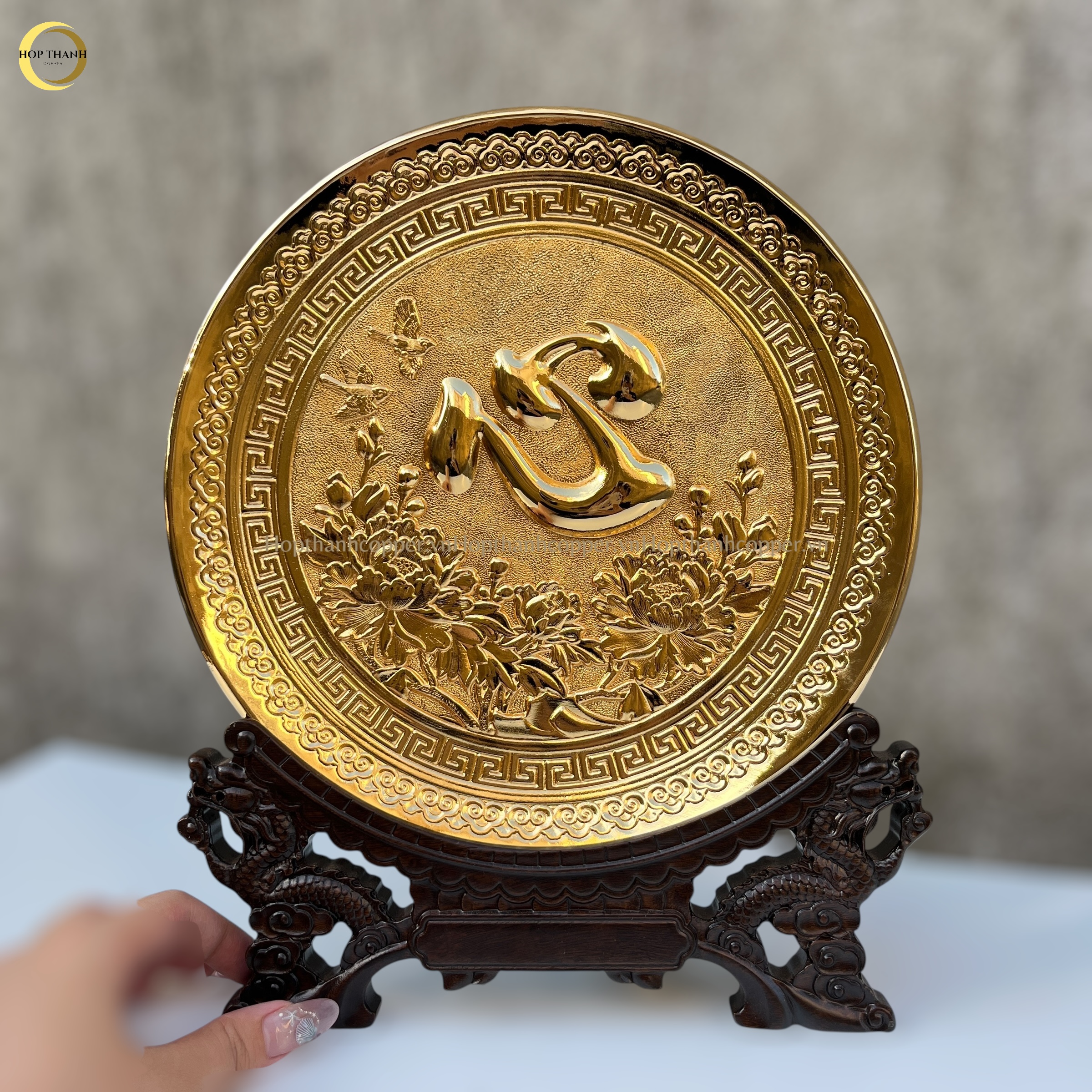 TRANH ĐĨA CHỮ TÂM TIẾNG HÁN BẰNG ĐỒNG MẠ VÀNG 24K - TRANH QUÀ TẶNG ĐỂ BÀN (KÍCH THƯỚC 25CM)