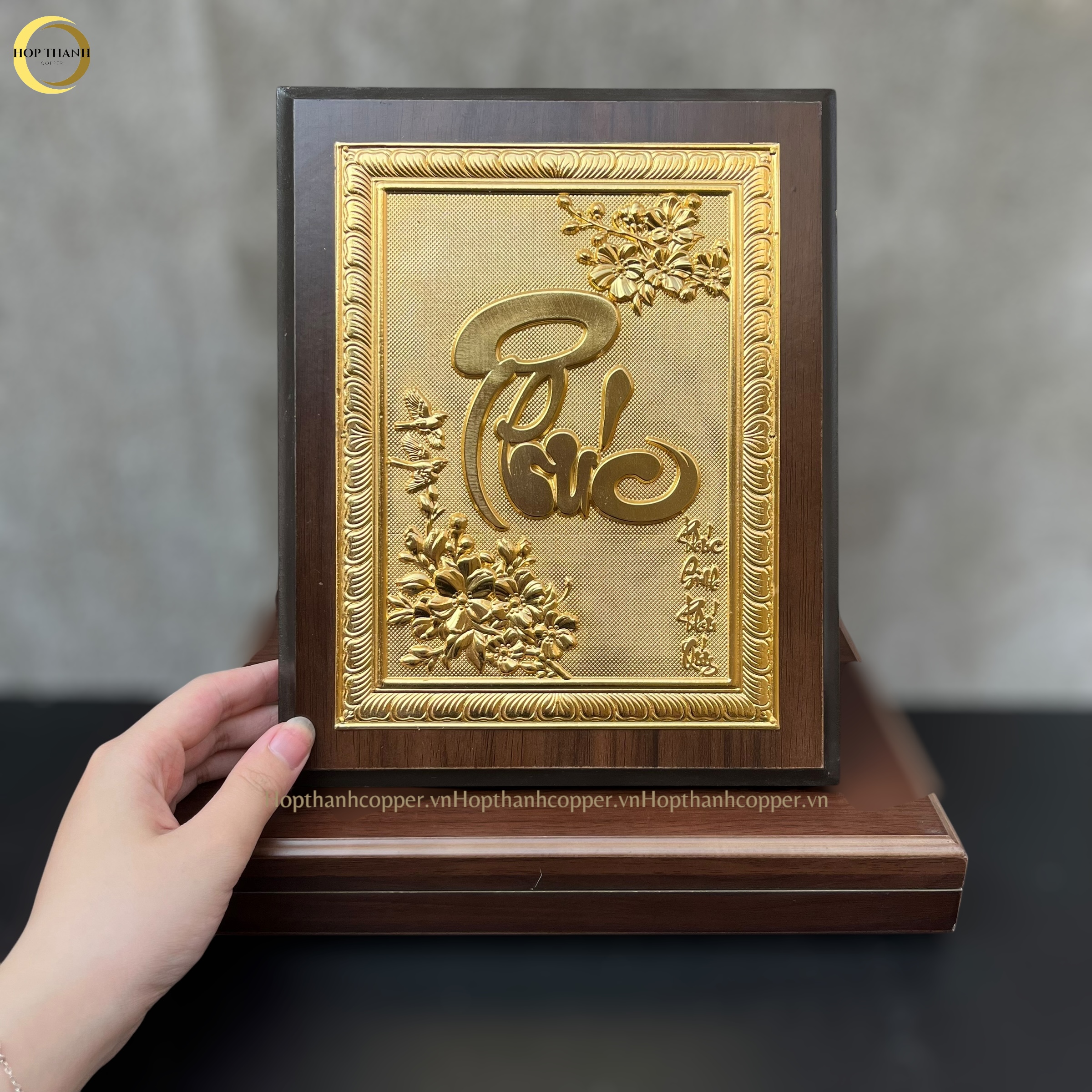 TRANH CHỮ PHÚC THƯ PHÁP BẰNG ĐỒNG MẠ VÀNG 24K QUÀ TẶNG ĐỂ BÀN (KÍCH THƯỚC 20X25CM)