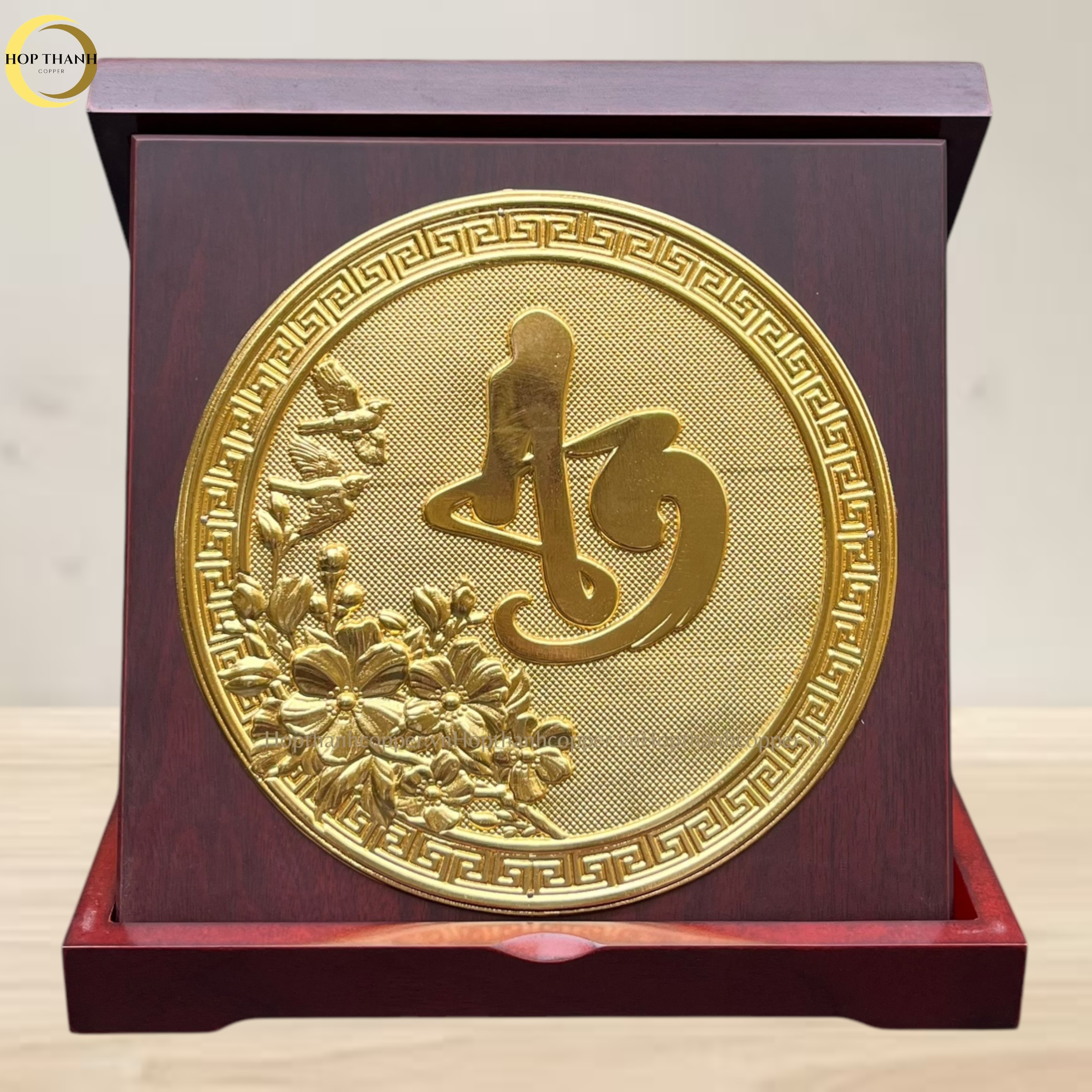 TRANH CHỮ AN THƯ PHÁP BẰNG ĐỒNG MẠ VÀNG 24K - QUÀ TẶNG ĐỂ BÀN (KÍCH THƯỚC 24X24CM)