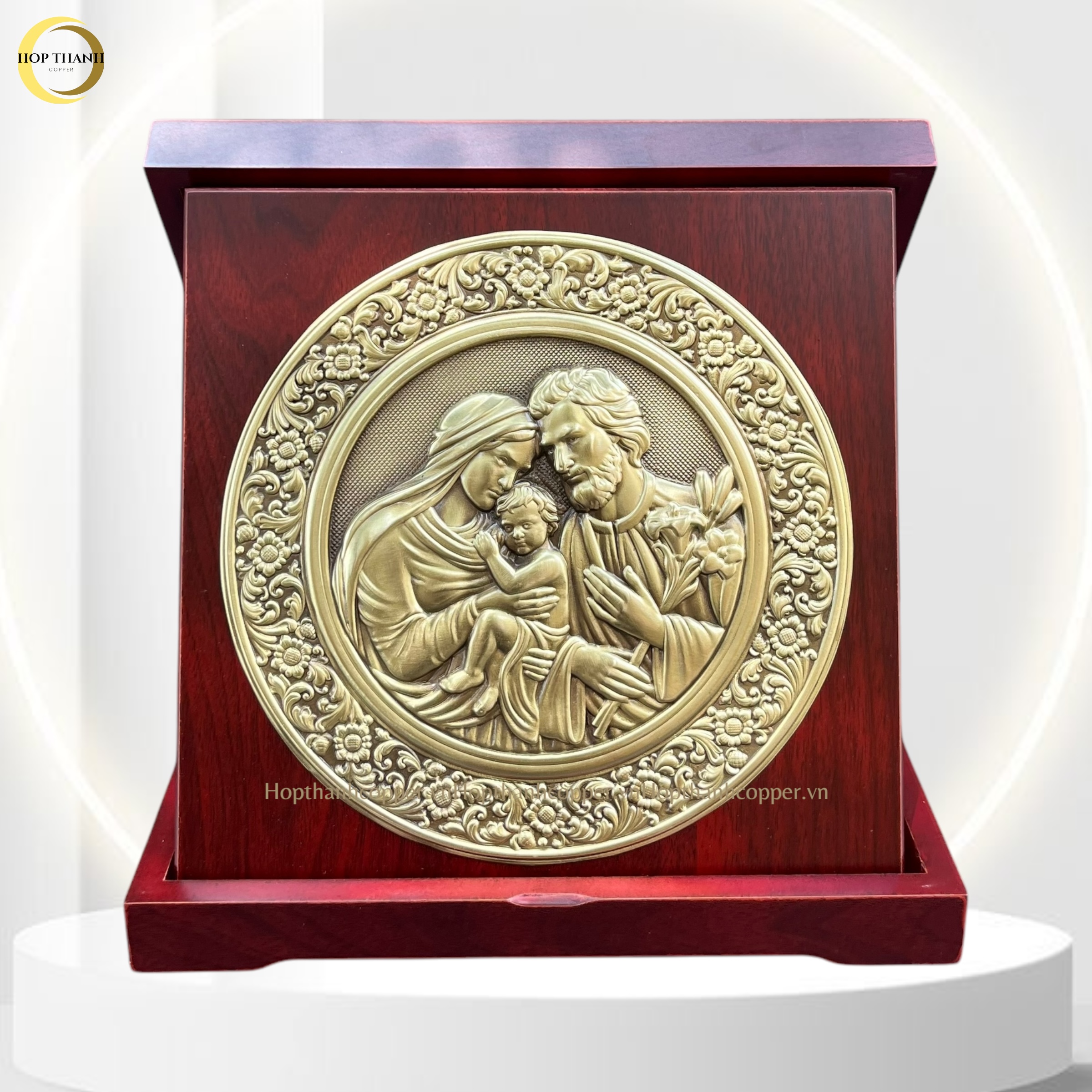 TRANH HỘP QUÀ TẶNG CÔNG GIÁO "THÁNH GIA THẤT " BẰNG ĐỒNG VÀNG - TRANH ĐỂ BÀN (KÍCH THƯỚC 23X23CM)