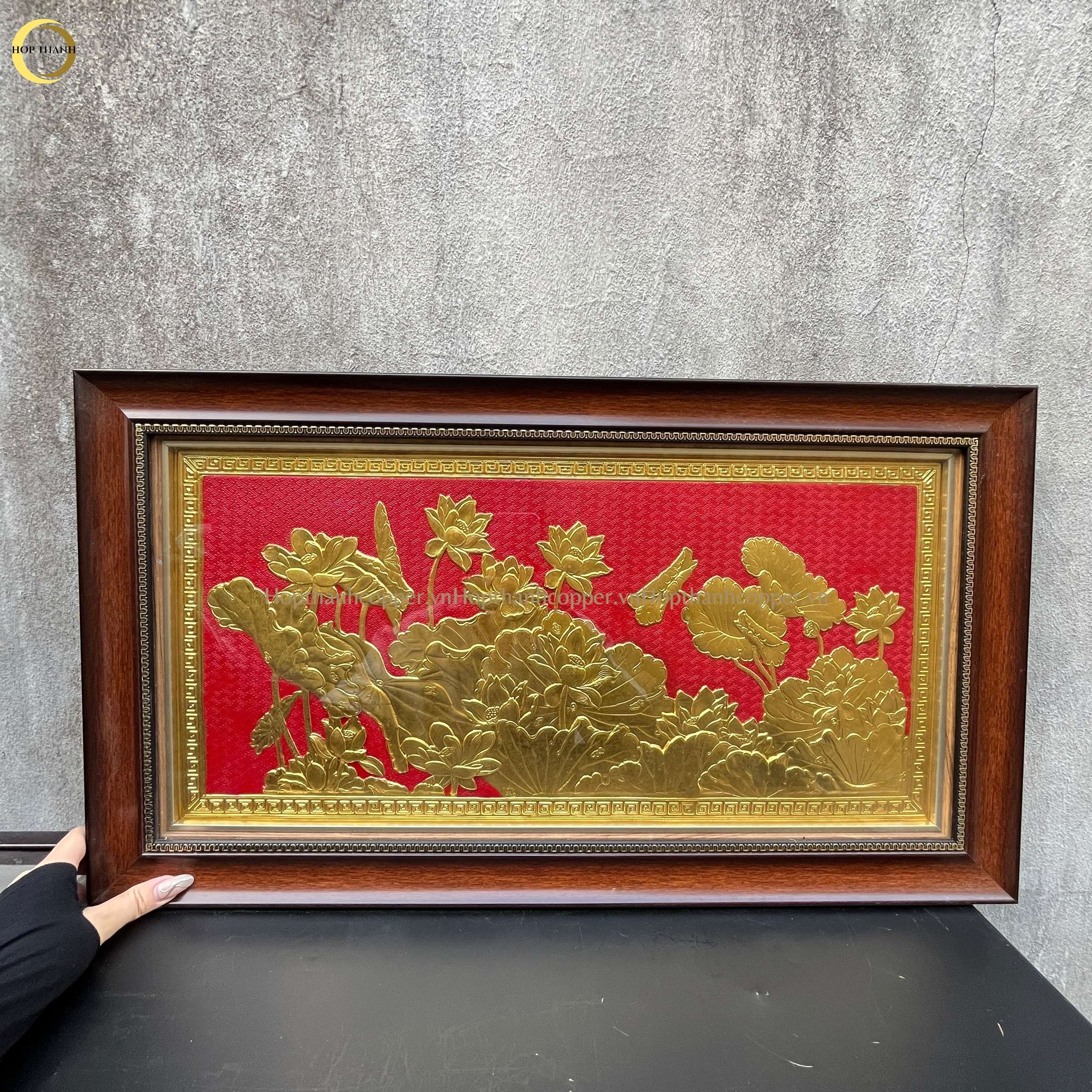 TRANH HOA SEN BẰNG ĐỒNG DÁT VÀNG - KÍCH THƯỚC 70X40CM