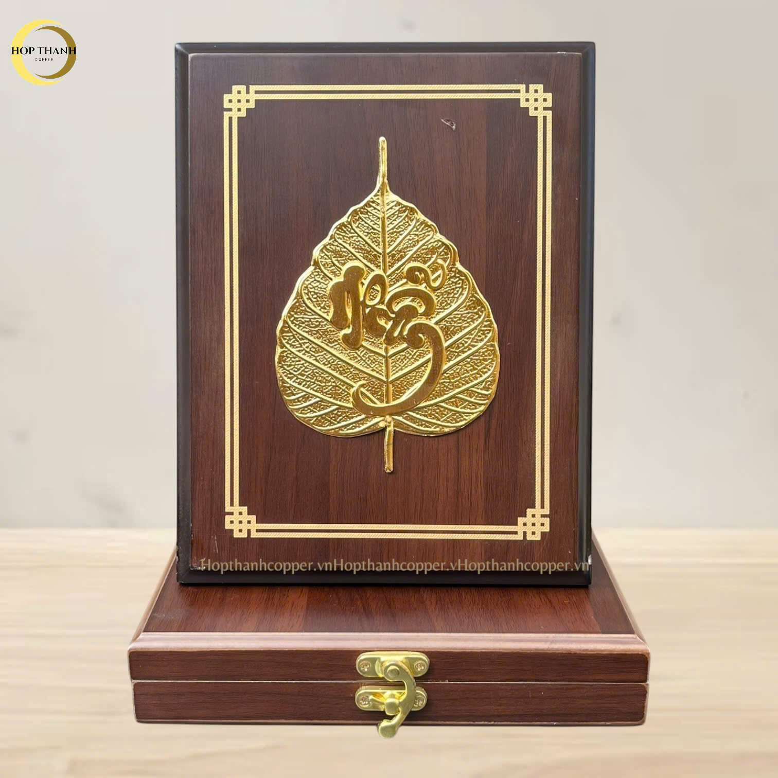 TRANH LÁ BỒ ĐỀ CHỮ NHẪN BẰNG ĐỒNG MẠ VÀNG 24K -QUÀ TẶNG ĐỂ BÀN (KÍCH THƯỚC 20X25CM)