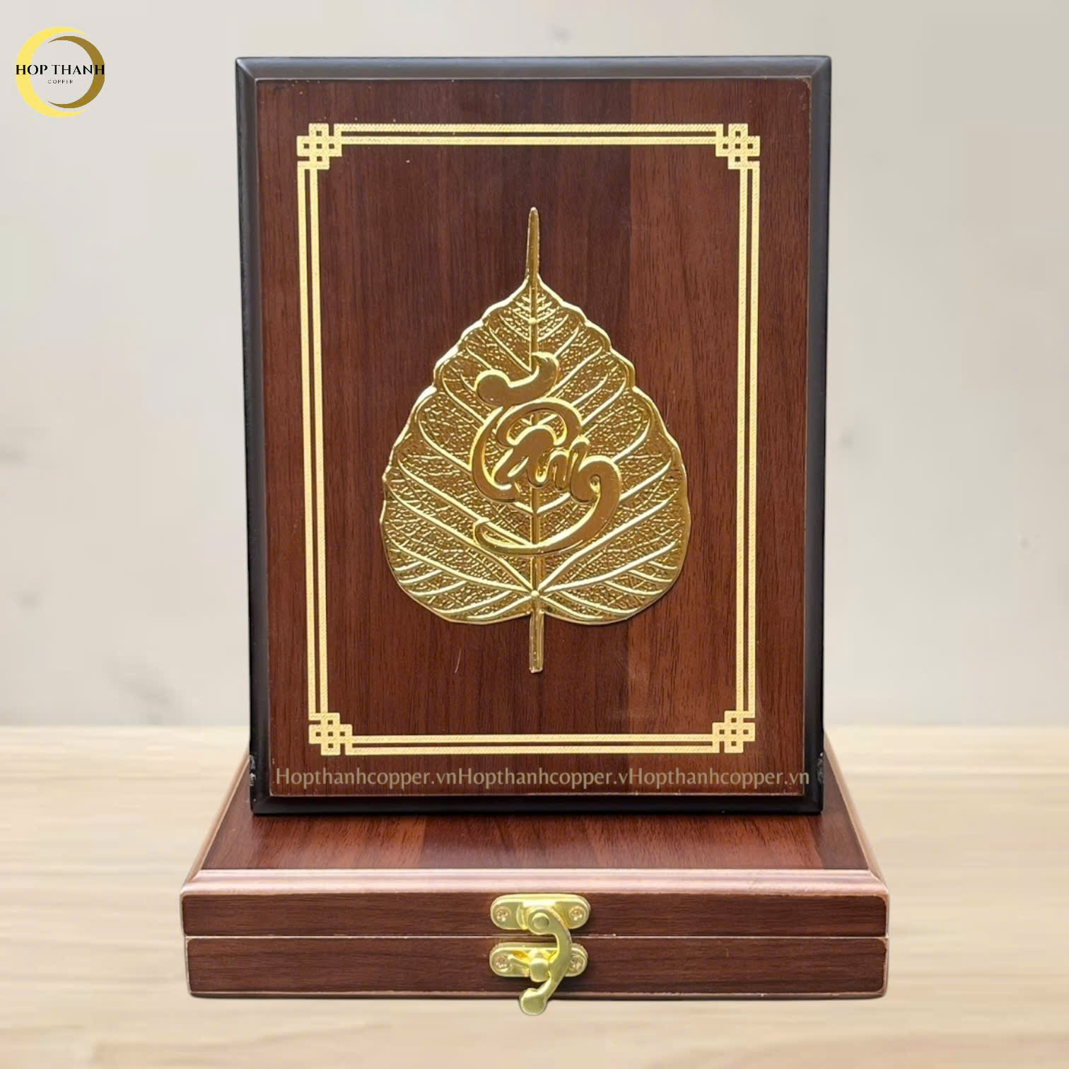 TRANH LÁ BỒ ĐỀ CHỮ TÂM BẰNG ĐỒNG MẠ VÀNG 24K - QUÀ TẶNG ĐỂ BÀN (KÍCH THƯỚC 20X25CM)
