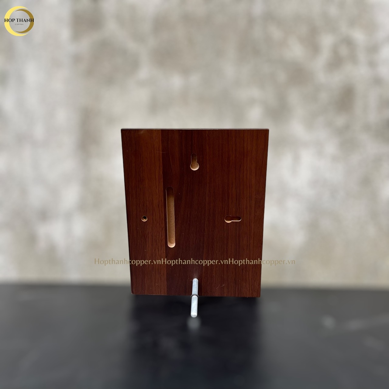 TRANH CHỮ LỘC THƯ PHÁP BẰNG ĐỒNG MẠ VÀNG 24K QUÀ TẶNG ĐỂ BÀN (KÍCH THƯỚC 20X25CM)