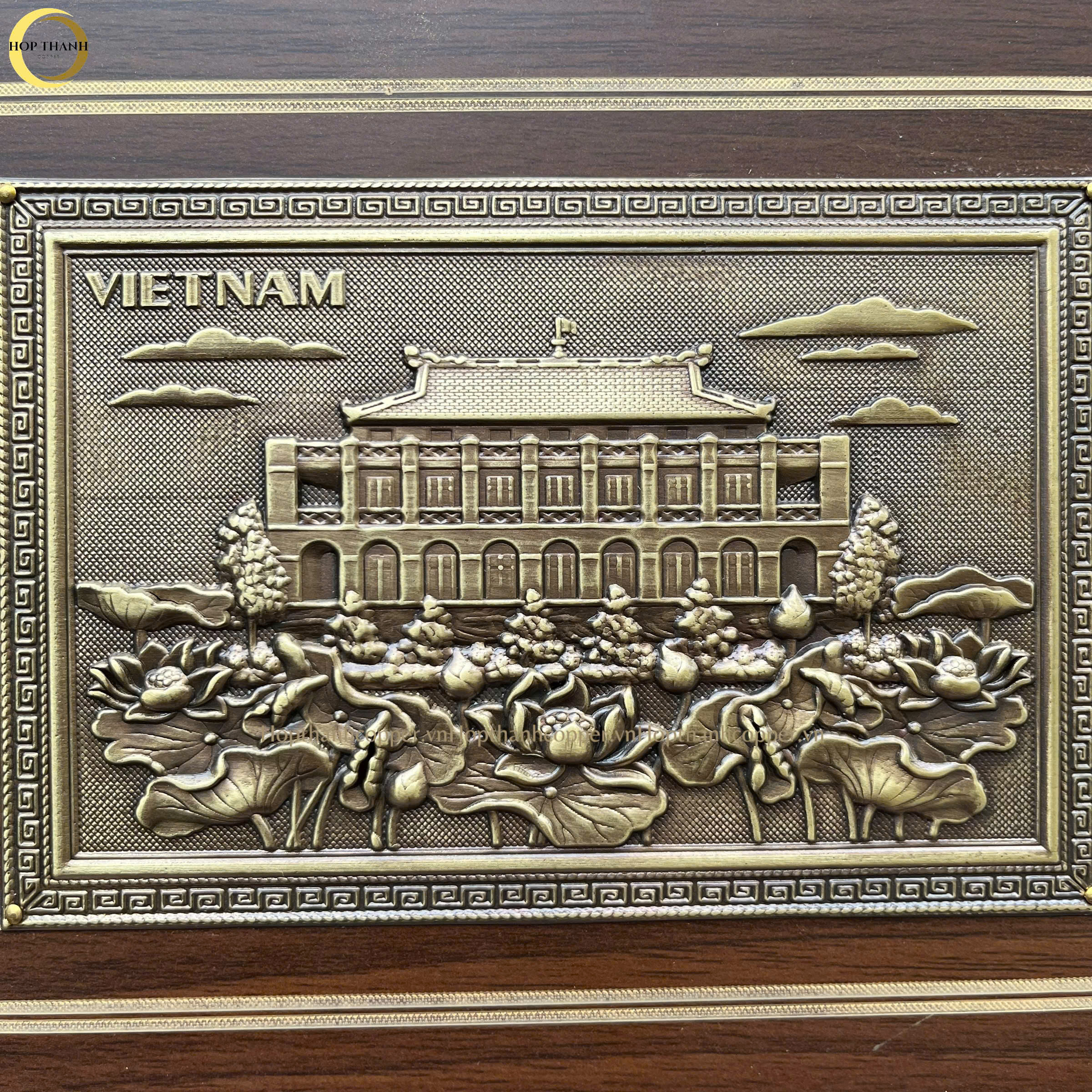 TRANH BẾN NHÀ RỒNG BẰNG ĐỒNG VÀNG GIẢ CỔ- TRANH QUÀ TẶNG ĐỂ BÀN (KÍCH THƯỚC 22X17CM )