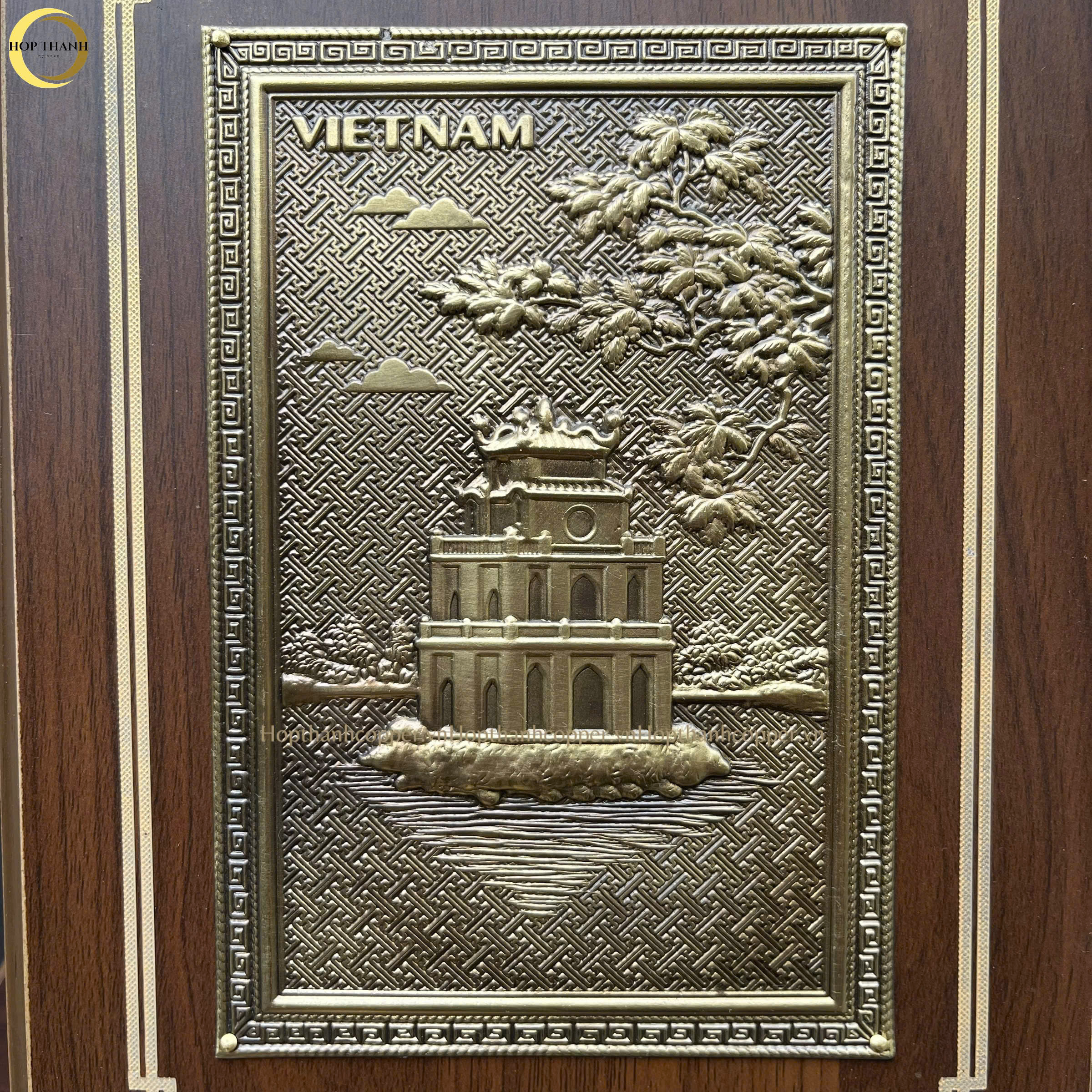 TRANH HỒ HOÀN KIẾM BẰNG ĐỒNG VÀNG GIẢ CỔ- TRANH QUÀ TẶNG ĐỂ BÀN (KÍCH THƯỚC 17X22CM )