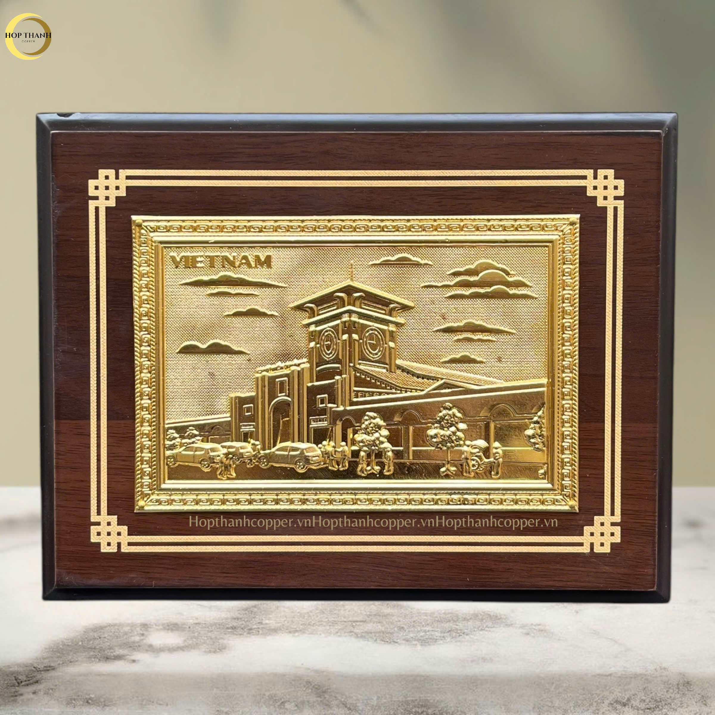 TRANH CHỢ BẾN THÀNH BẰNG ĐỒNG MẠ VÀNG 24K- TRANH QUÀ TẶNG ĐỂ BÀN (KÍCH THƯỚC 22X17CM )