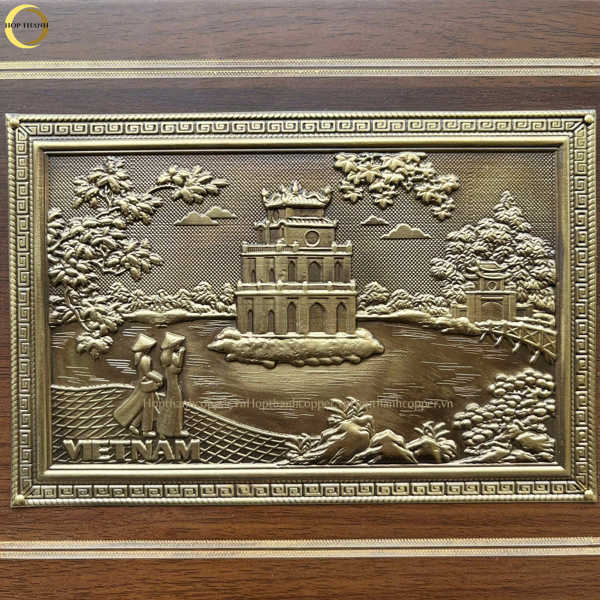 TRANH HỒ HOÀN KIẾM BẰNG ĐỒNG VÀNG GIẢ CỔ - TRANH QUÀ TẶNG ĐỂ BÀN (KÍCH THƯỚC 22X17CM )