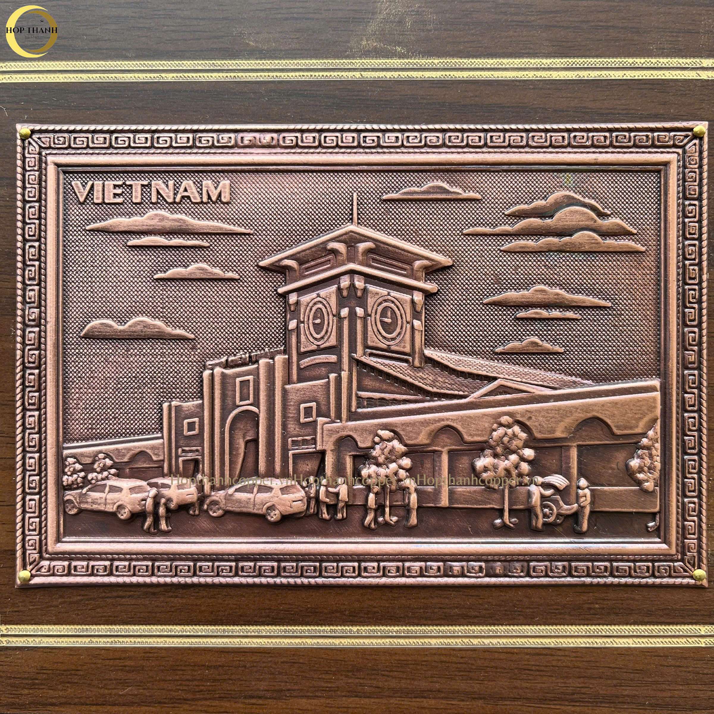 TRANH CHỢ BẾN THÀNH BẰNG ĐỒNG ĐỎ GIẢ CỔ - TRANH QUÀ TẶNG ĐỂ BÀN (KÍCH THƯỚC 22X17CM )