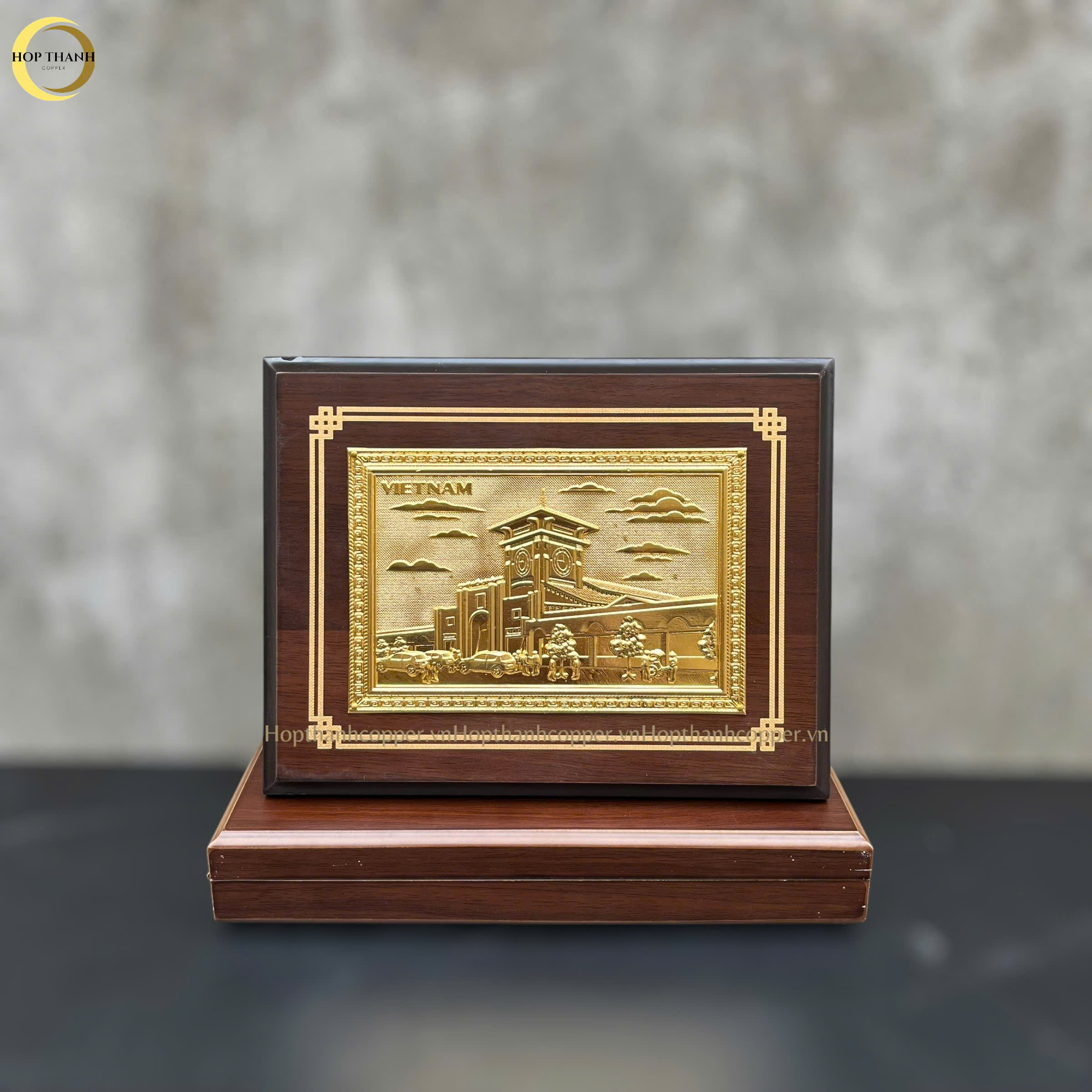 TRANH CHỢ BẾN THÀNH BẰNG ĐỒNG MẠ VÀNG 24K- TRANH QUÀ TẶNG ĐỂ BÀN (KÍCH THƯỚC 22X17CM )