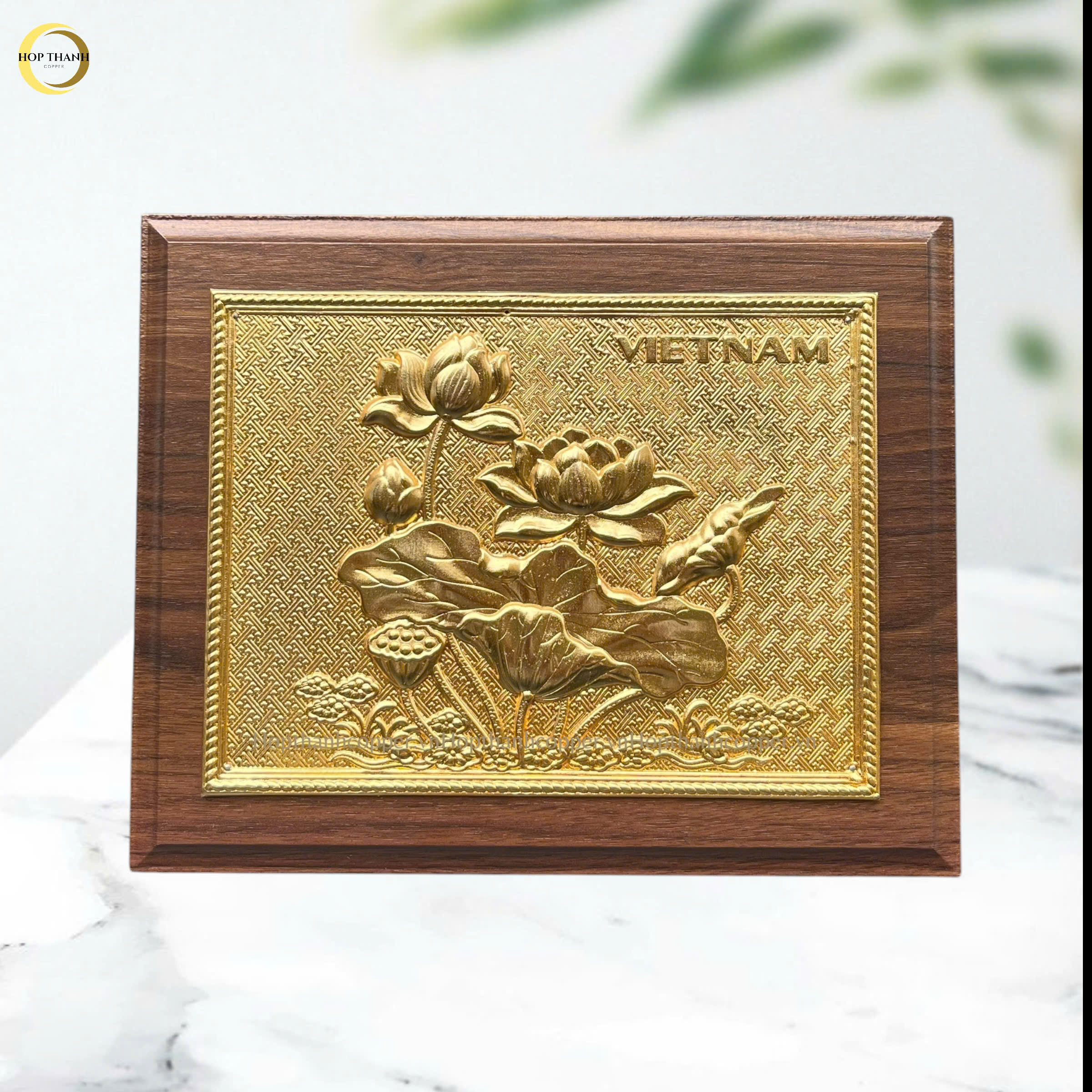 TRANH HOA SEN BẰNG ĐỒNG MẠ VÀNG 24K - TRANH QUÀ TẶNG ĐỂ BÀN (KÍCH THƯỚC 25X20CM)