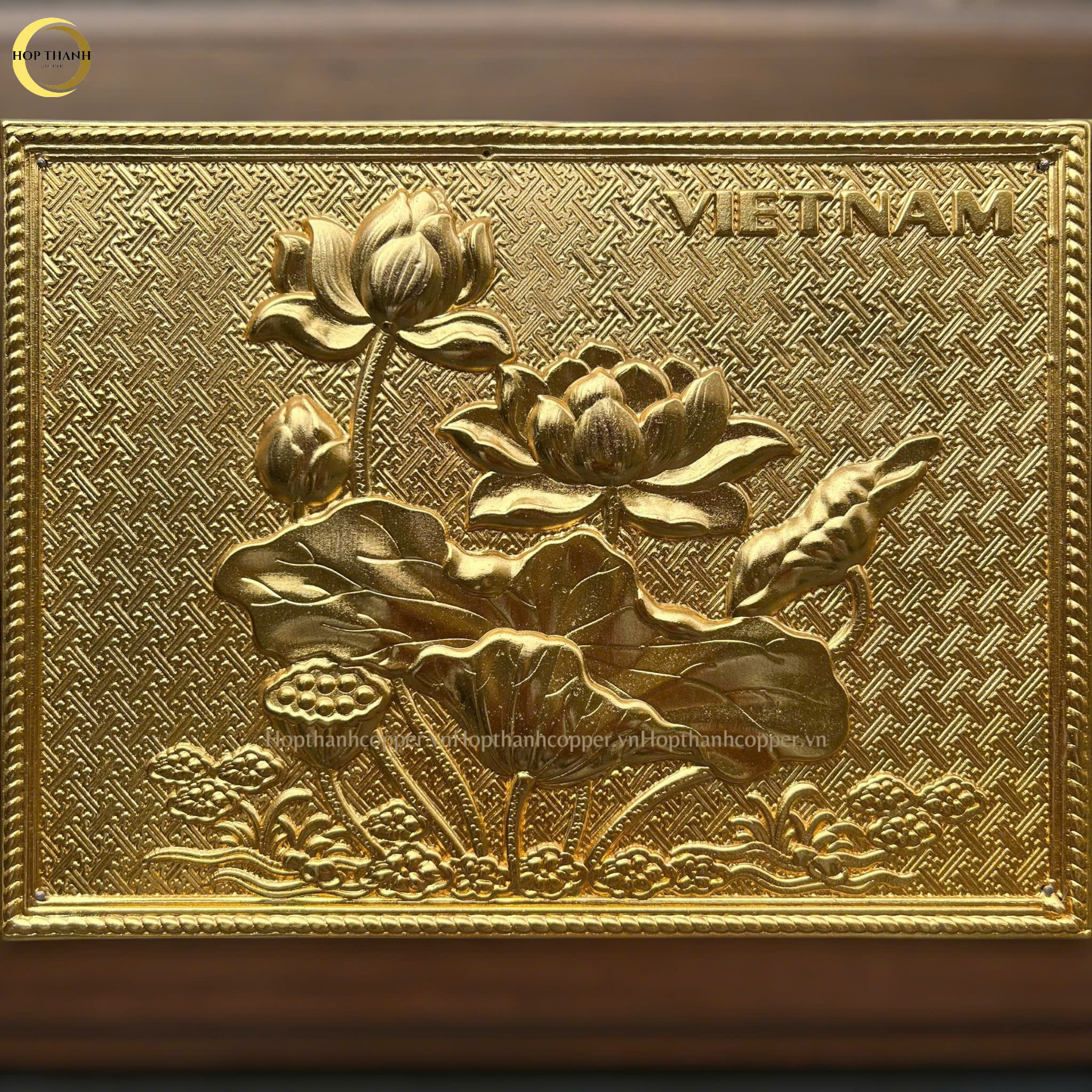 TRANH HOA SEN BẰNG ĐỒNG MẠ VÀNG 24K - TRANH QUÀ TẶNG ĐỂ BÀN (KÍCH THƯỚC 25X20CM)