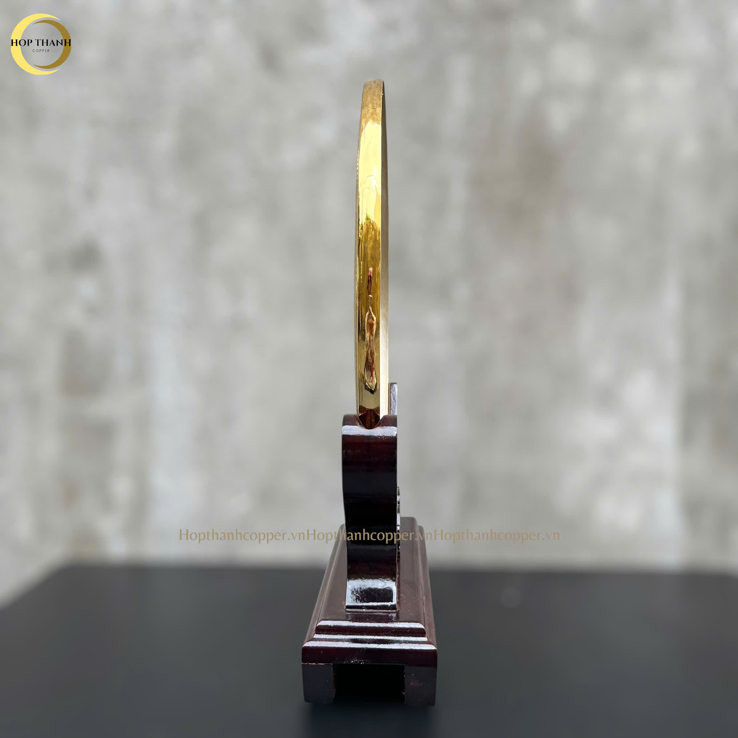 TRANH MẶT TRỐNG ĐỒNG BẰNG ĐỒNG MẠ VÀNG 24K - QUÀ TẶNG ĐỂ BÀN (KÍCH THƯỚC 30CM)