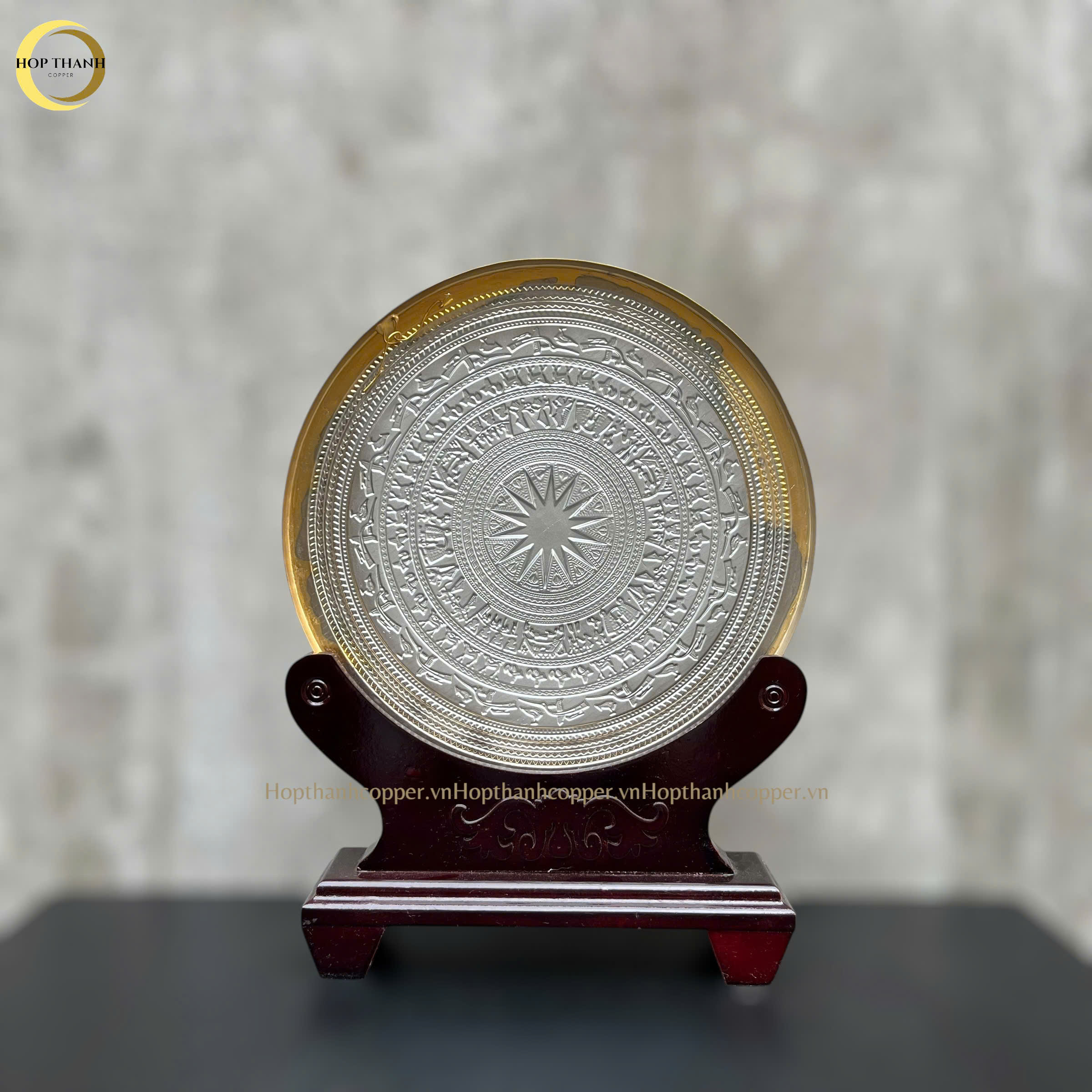 TRANH MẶT TRỐNG ĐỒNG BẰNG ĐỒNG MẠ VÀNG 24K - QUÀ TẶNG ĐỂ BÀN (KÍCH THƯỚC 30CM)