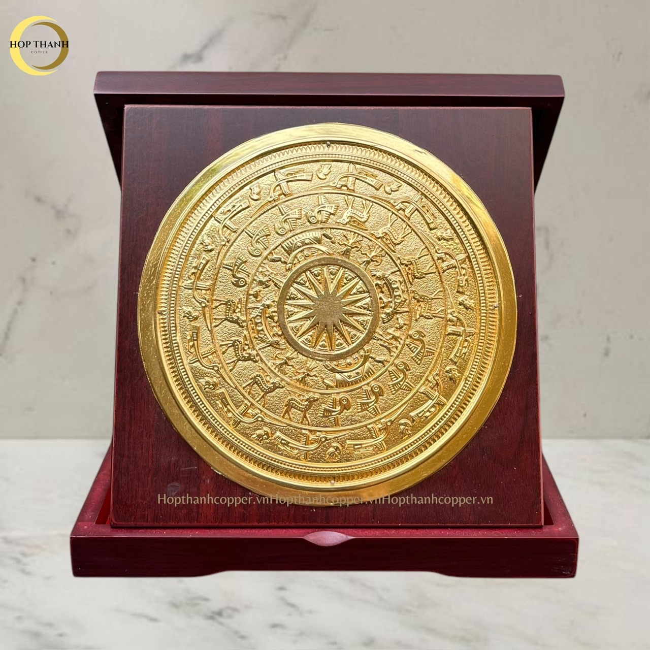 TRANH MẶT TRỐNG ĐỒNG BẰNG ĐỒNG MẠ VÀNG 24K - QUÀ TẶNG ĐỂ BÀN (KÍCH THƯỚC 24X24CM)