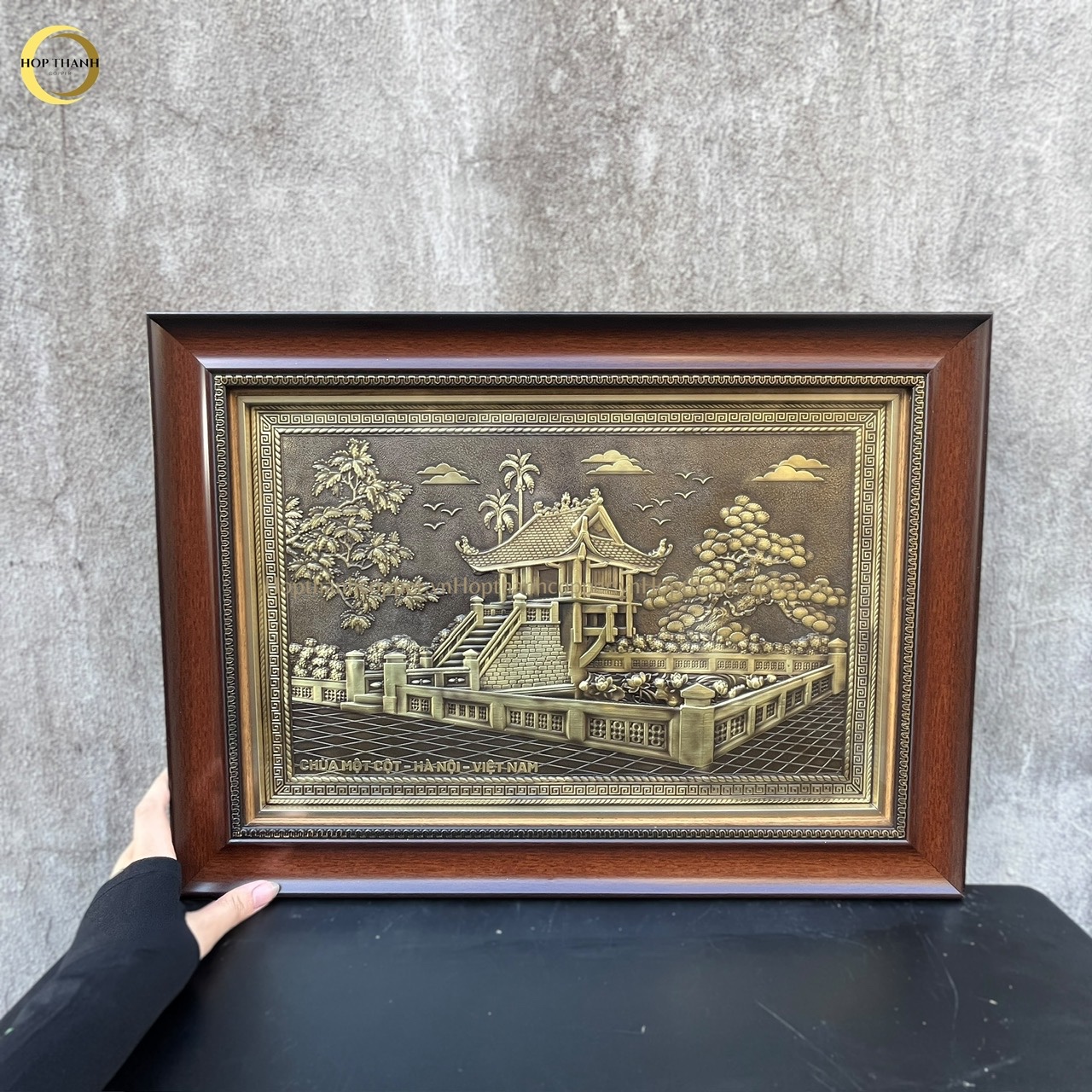 TRANH CHÙA MỘT CỘT BẰNG ĐỒNG VÀNG GIẢ CỔ - KÍCH THƯỚC 54x38CM